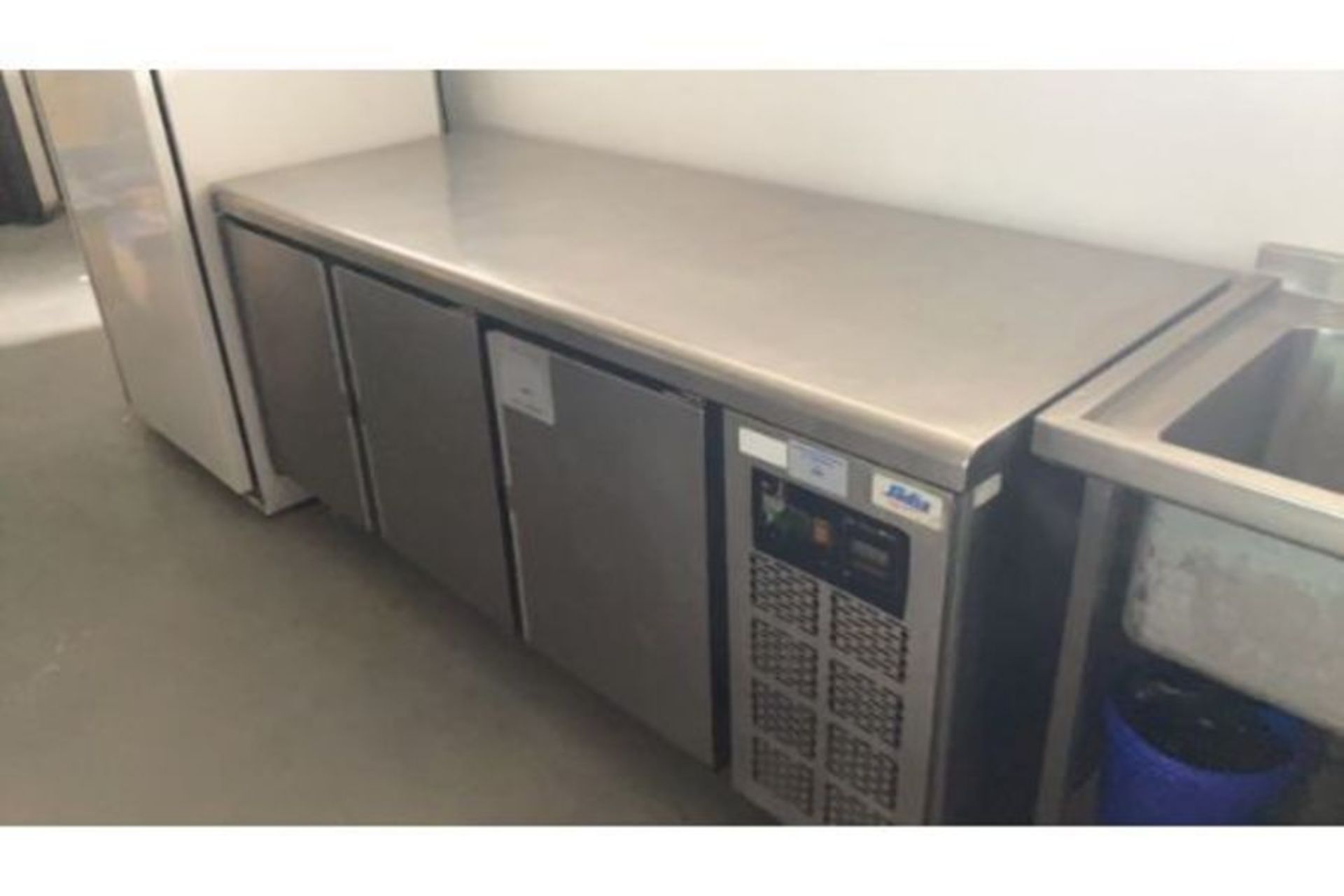 Refrigerated cabinet