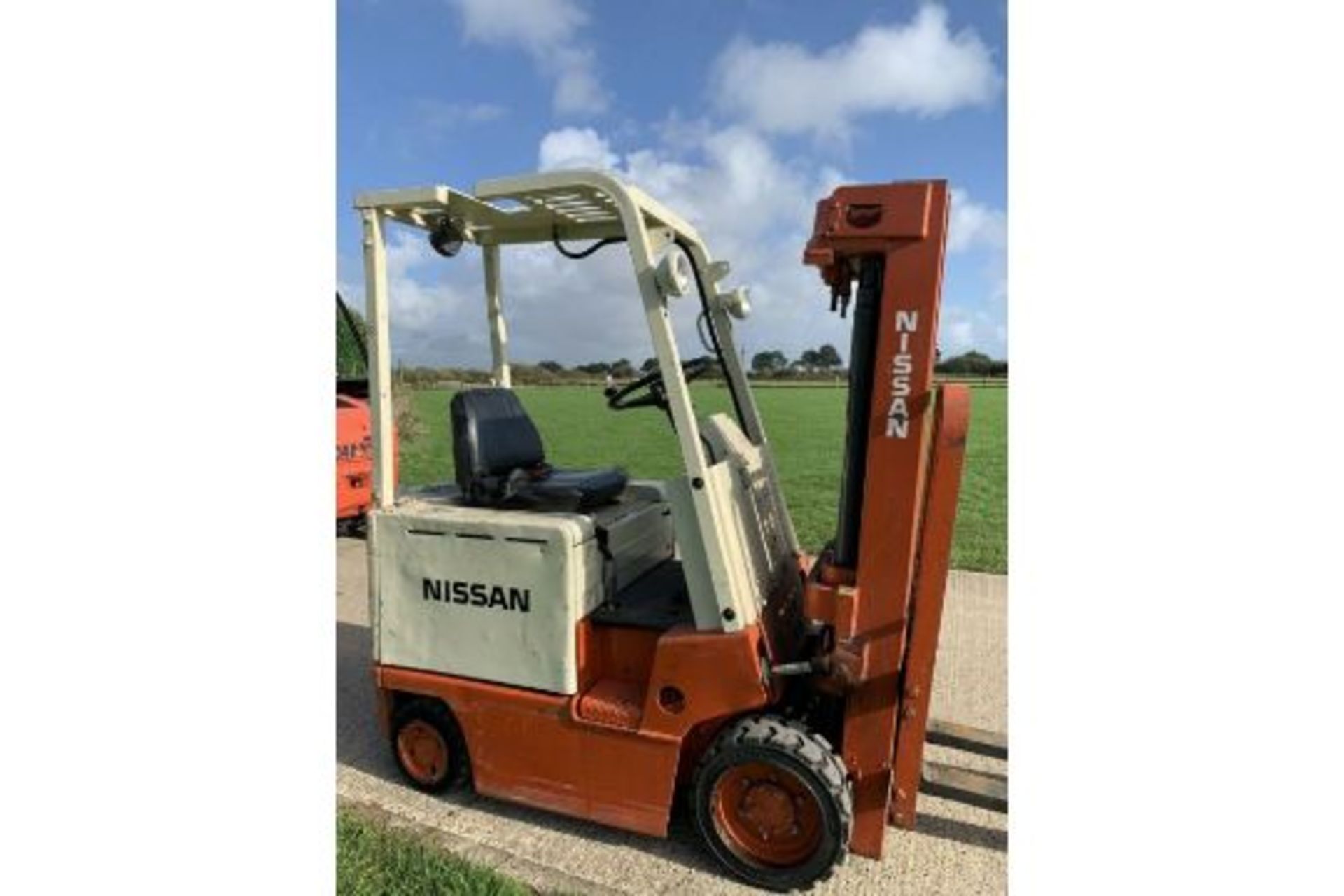 Nissan Electric Forklift Truck Container Spec - Image 5 of 7