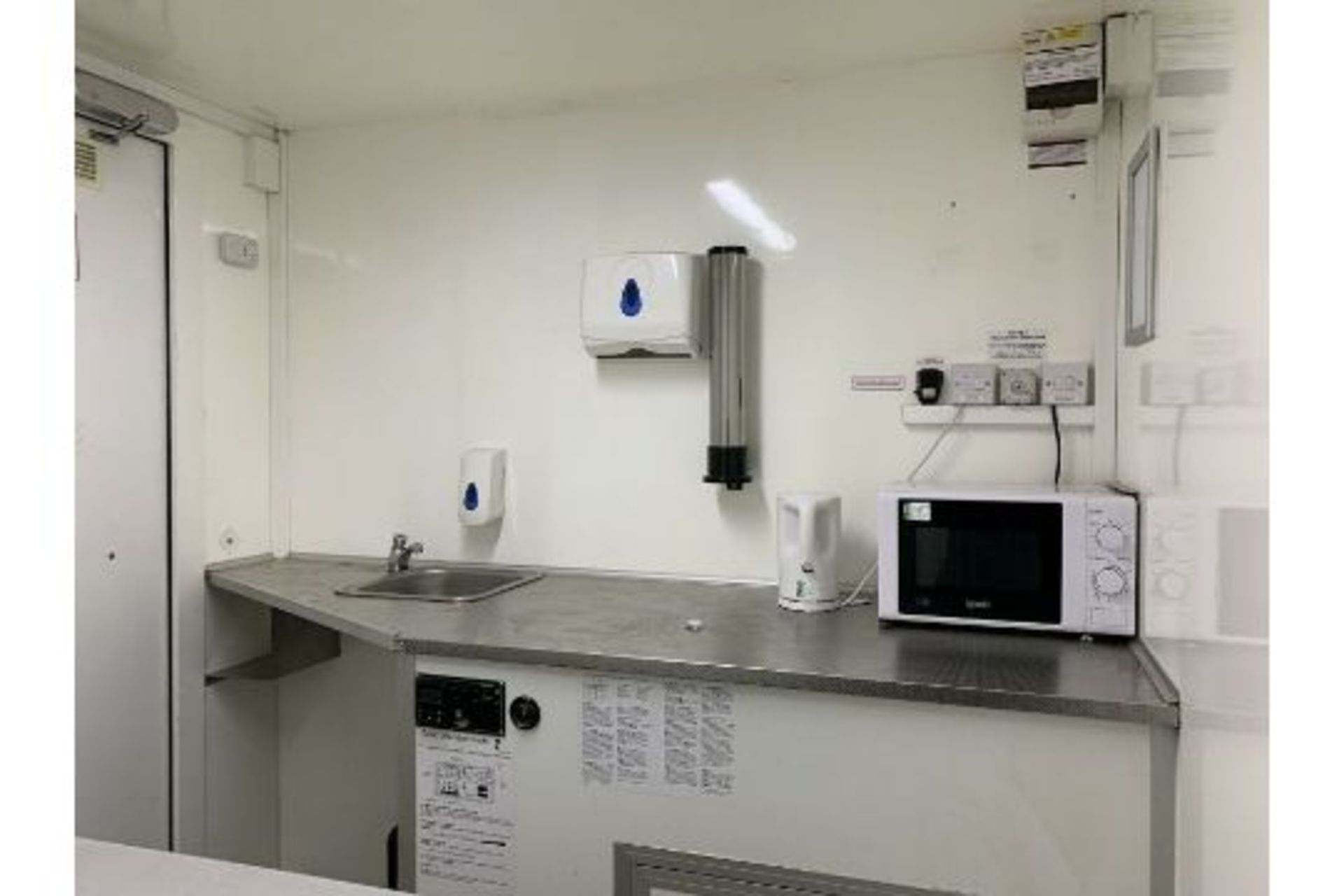 AJC ECO Towable Welfare Unit Canteen Dry Room Toil - Image 3 of 11