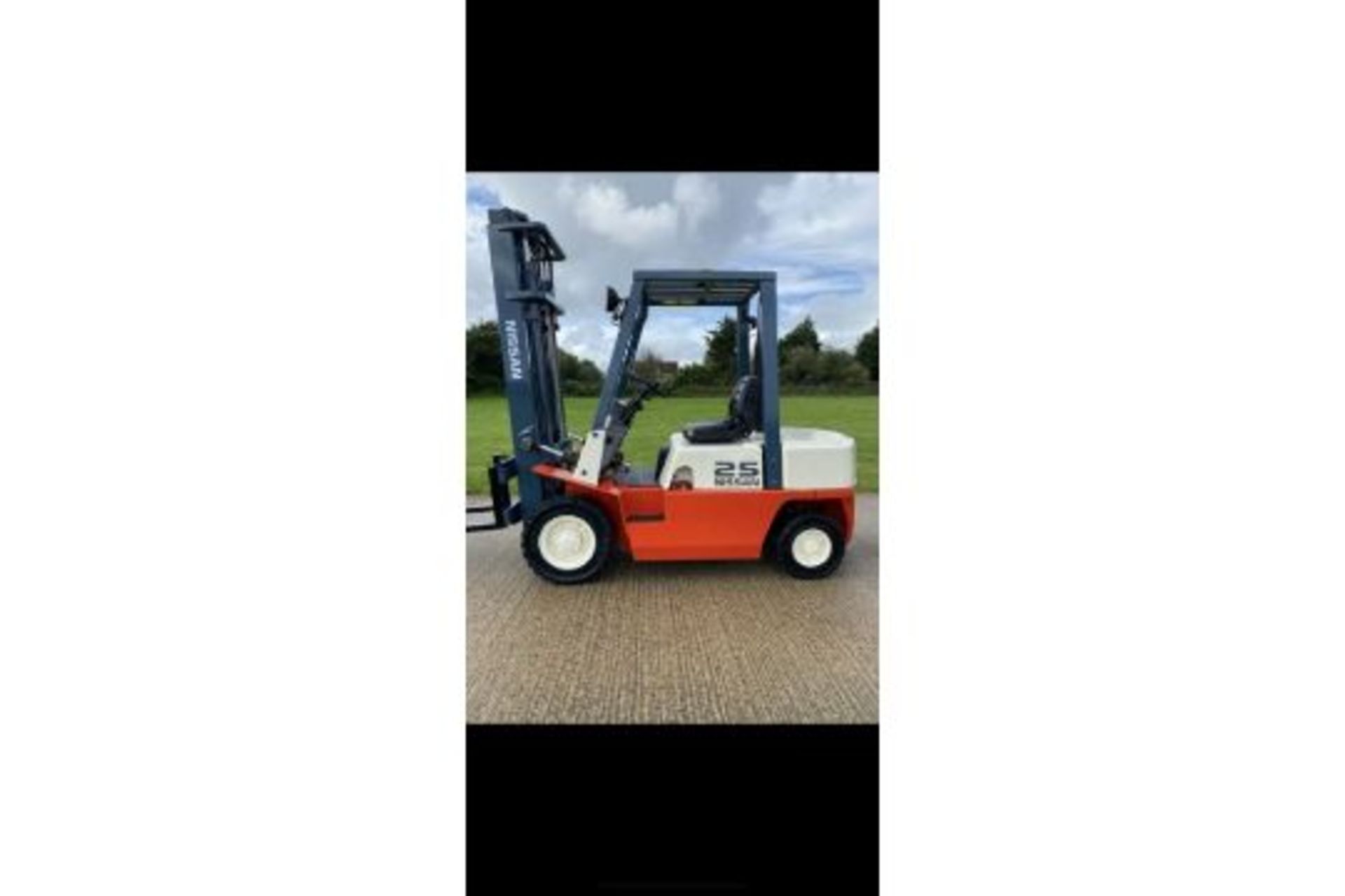 Nissan 2.5 Tonne Diesel Forklift Truck