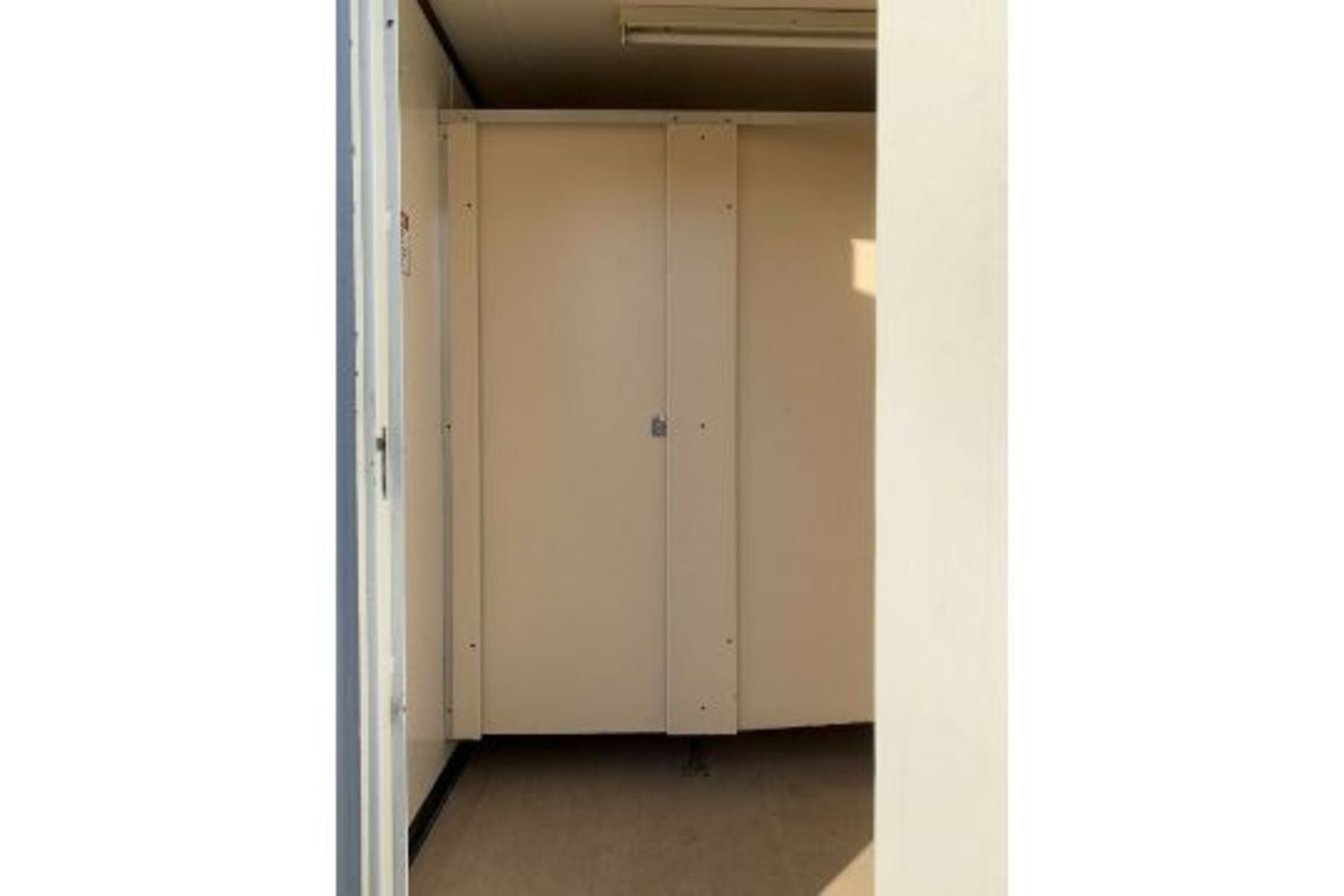 Portable Toilet Block Site Loo Mens Womens Toilets - Image 10 of 11