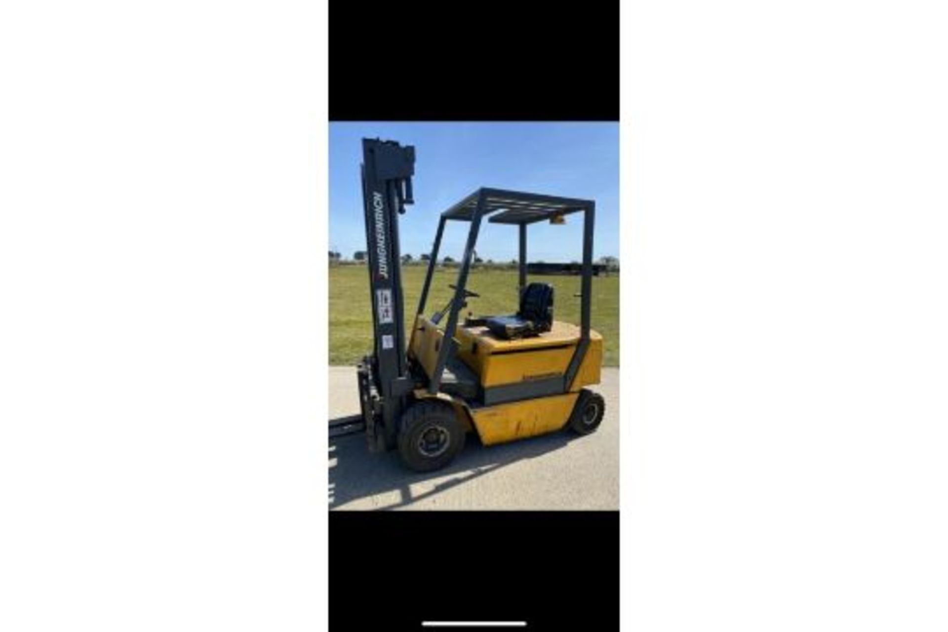 Boss 2.5 Tonne Electric forklift truck - Image 3 of 4