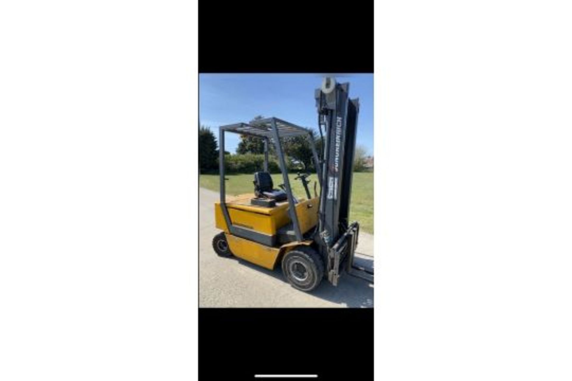 Boss 2.5 Tonne Electric forklift truck