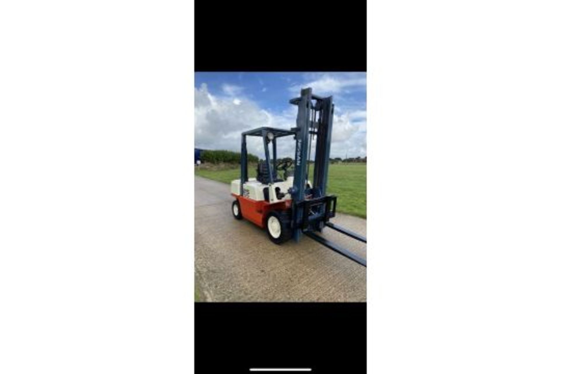 Nissan 2.5 Tonne Diesel Forklift Truck - Image 2 of 6