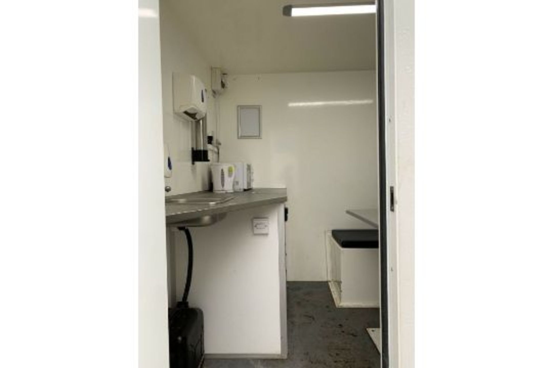 AJC ECO Towable Welfare Unit Canteen Dry Room Toil - Image 5 of 11