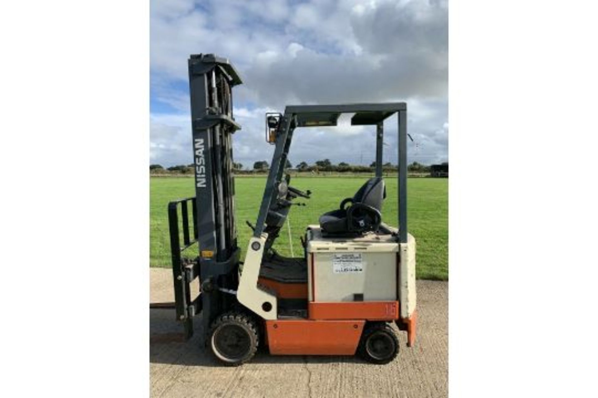 Nissan Electric Forklift Truck - Image 2 of 5