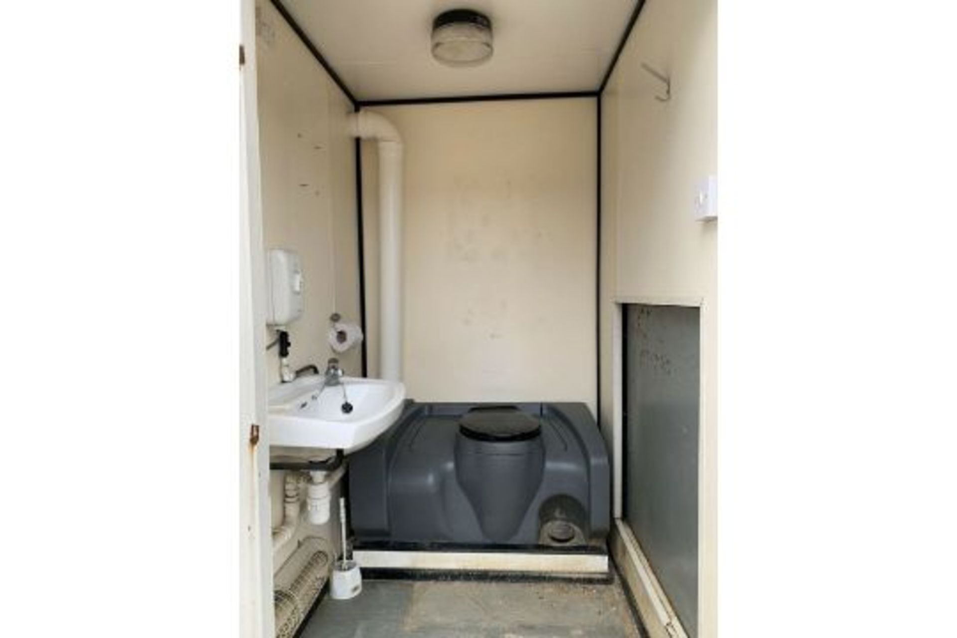 20ft Portable Site Office Welfare Cabin Canteen To - Image 8 of 9