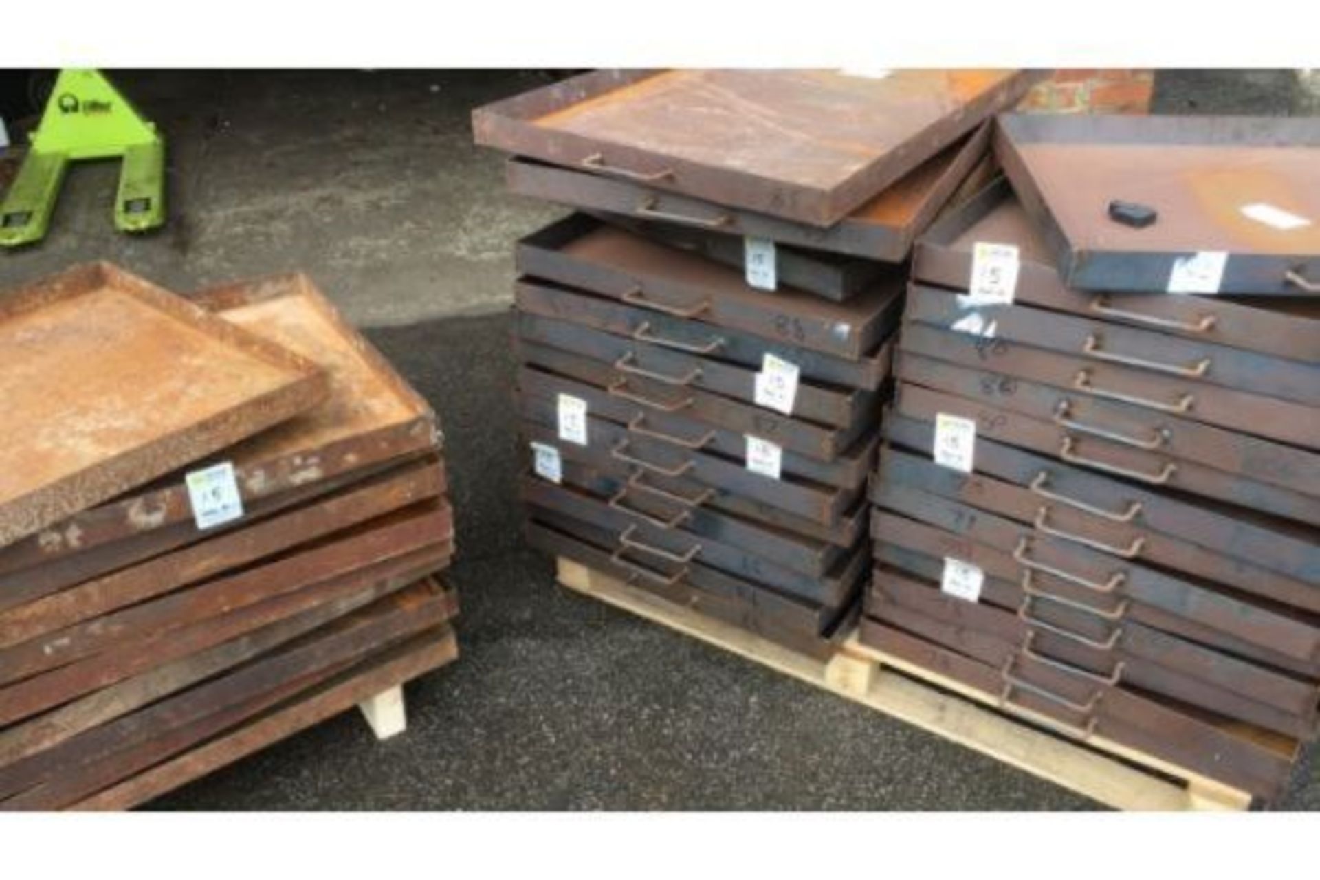 Steel drip 2in deep trays job lot of 39