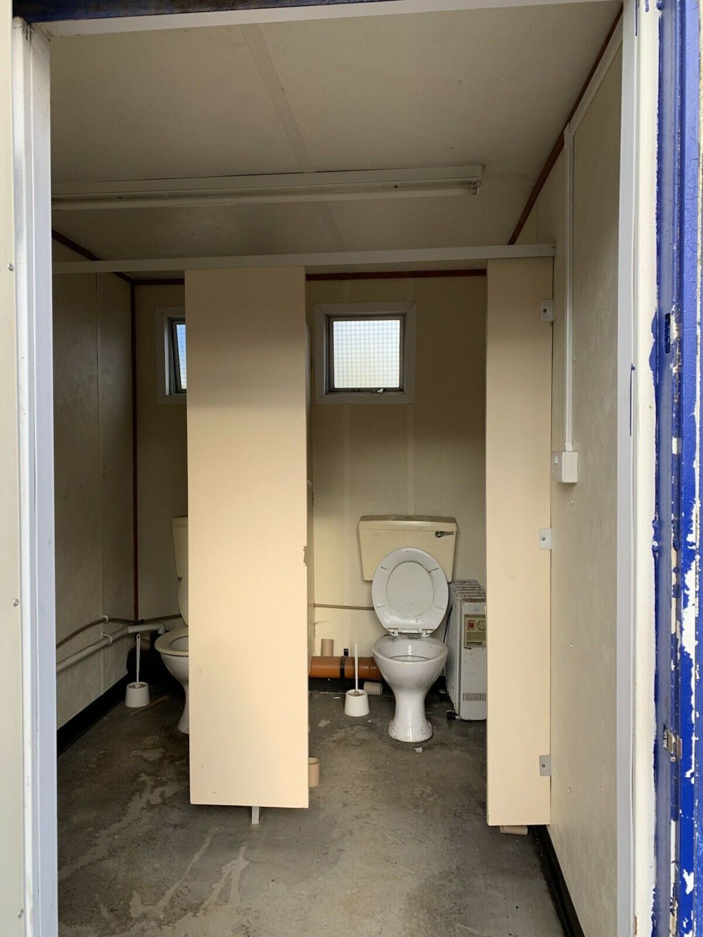 32ft Portable Toilet Block Shower Block Anti Vandal Steel Cabin - Image 8 of 8