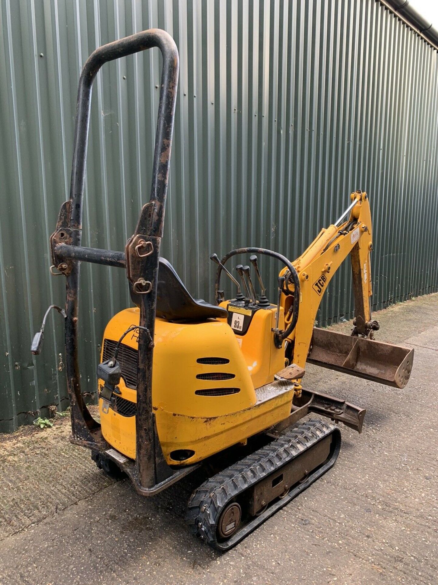 JCB 8008 MICRO DIGGER Mini Digger - Image 4 of 6