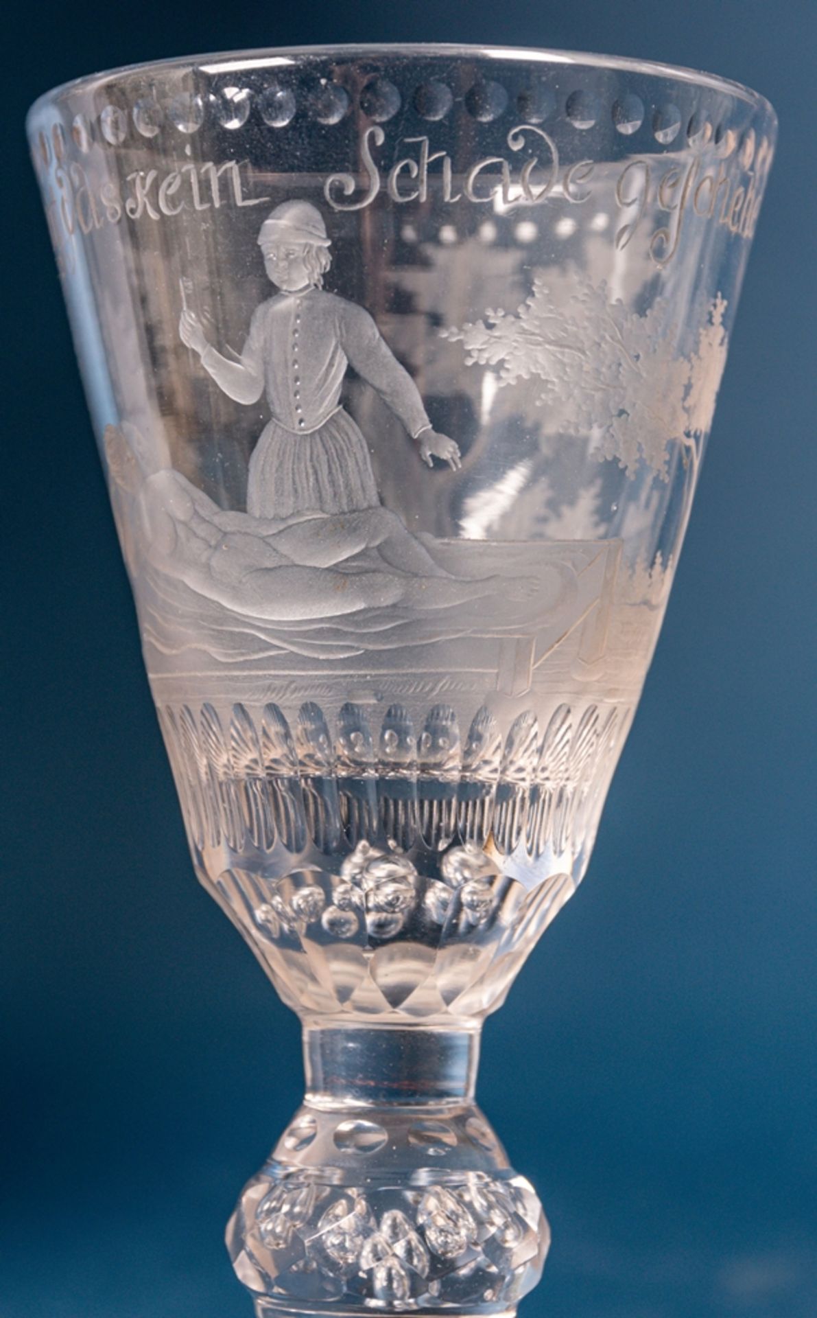 Barockes Pokalglas. Trichterförmige, konische Kuppa mit detailreichem figuralem - Image 5 of 6