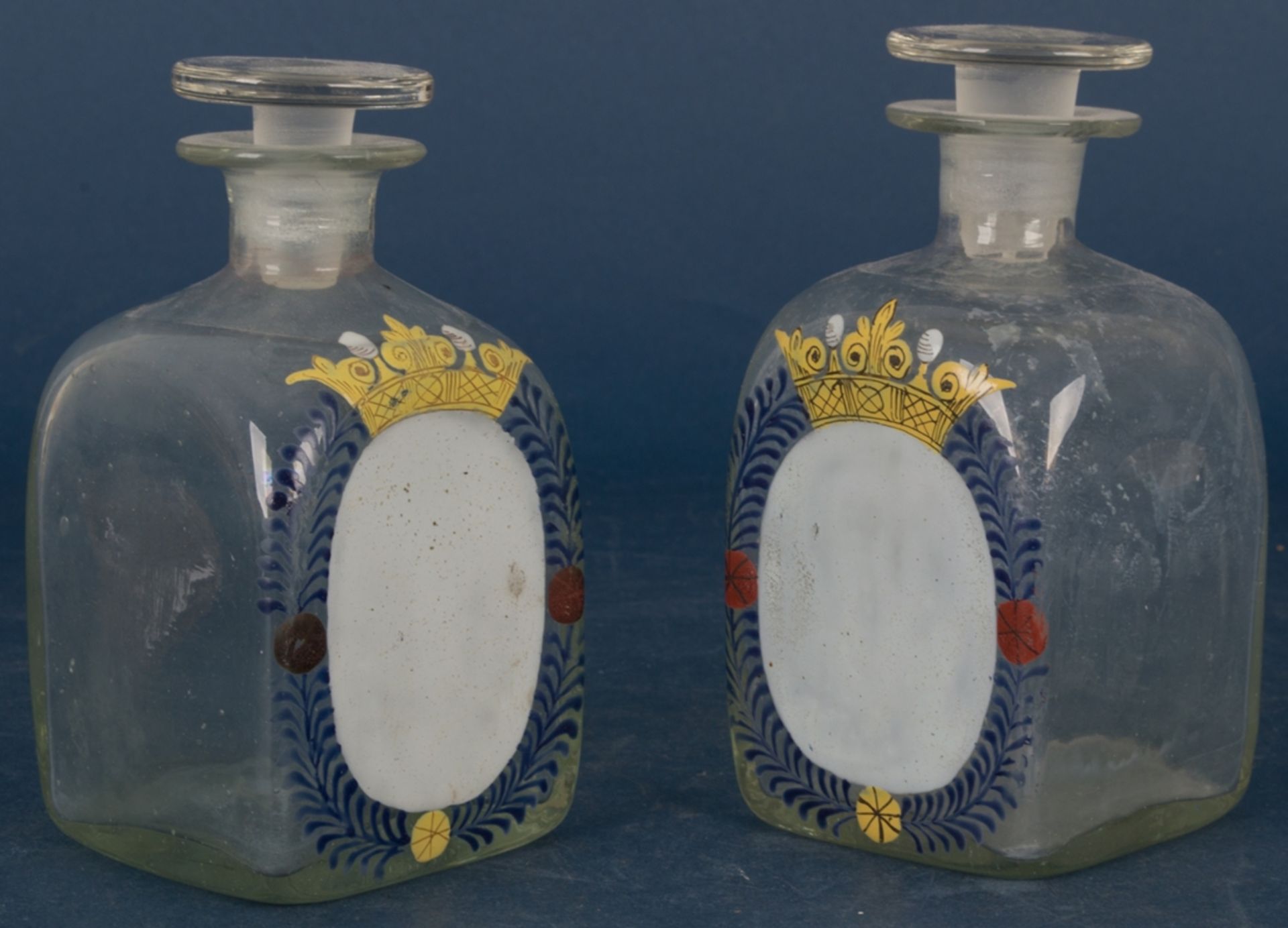 Paar Deckelflaschen/Apothekerflaschen (?). "Antike" Abrissgläser frontal mit in - Bild 4 aus 9