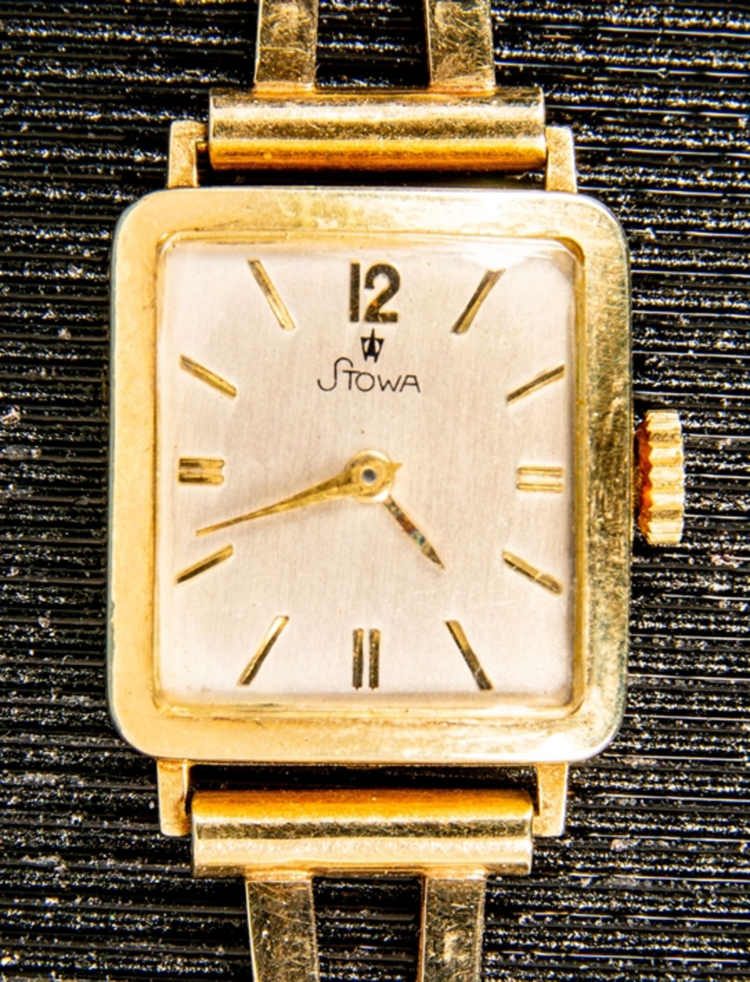 Elegante STOWA - Damenarmbanduhr, 585er Gelbgoldgehäuse und Armband mit Bügelve - Bild 4 aus 6