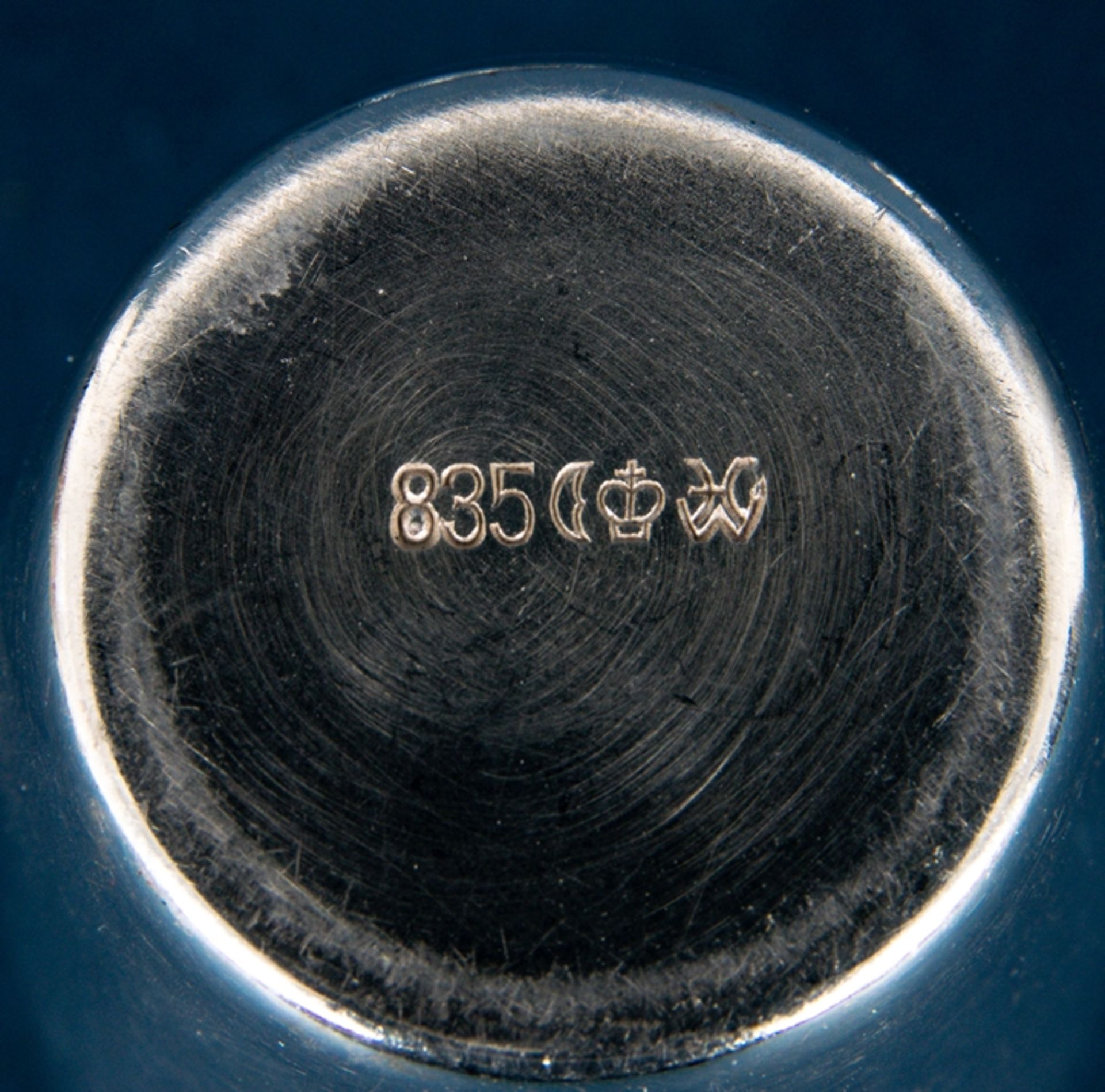 5 + 1 Schnapsbecher, 835er Silber, Höhe je ca. 4,5 cm, ein Becher mit minimal g - Image 5 of 5