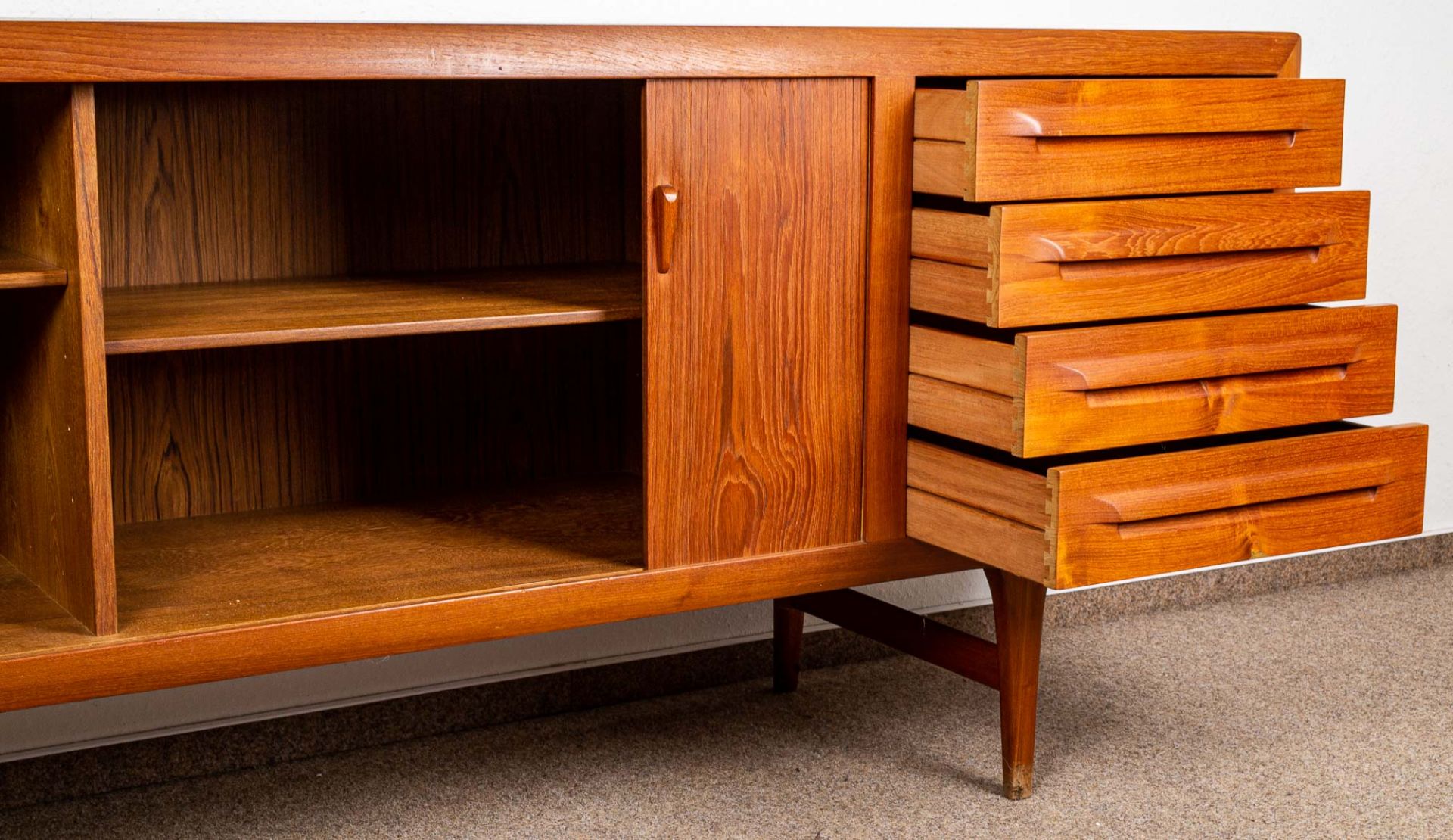 Elegantes, freistellbares MID-CENTURY Teakholz-Sideboard der 1960er/70er Jahre, - Image 8 of 16