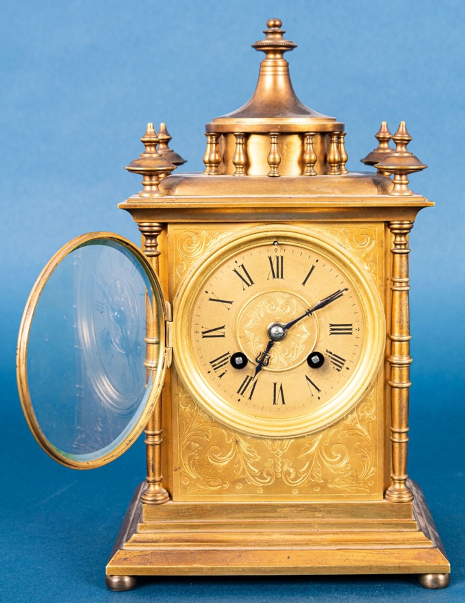 Kaminuhr in Messinggehäuse, Frankreich um 1900; ungeprüftes mechanisches Uhrwer - Image 3 of 20