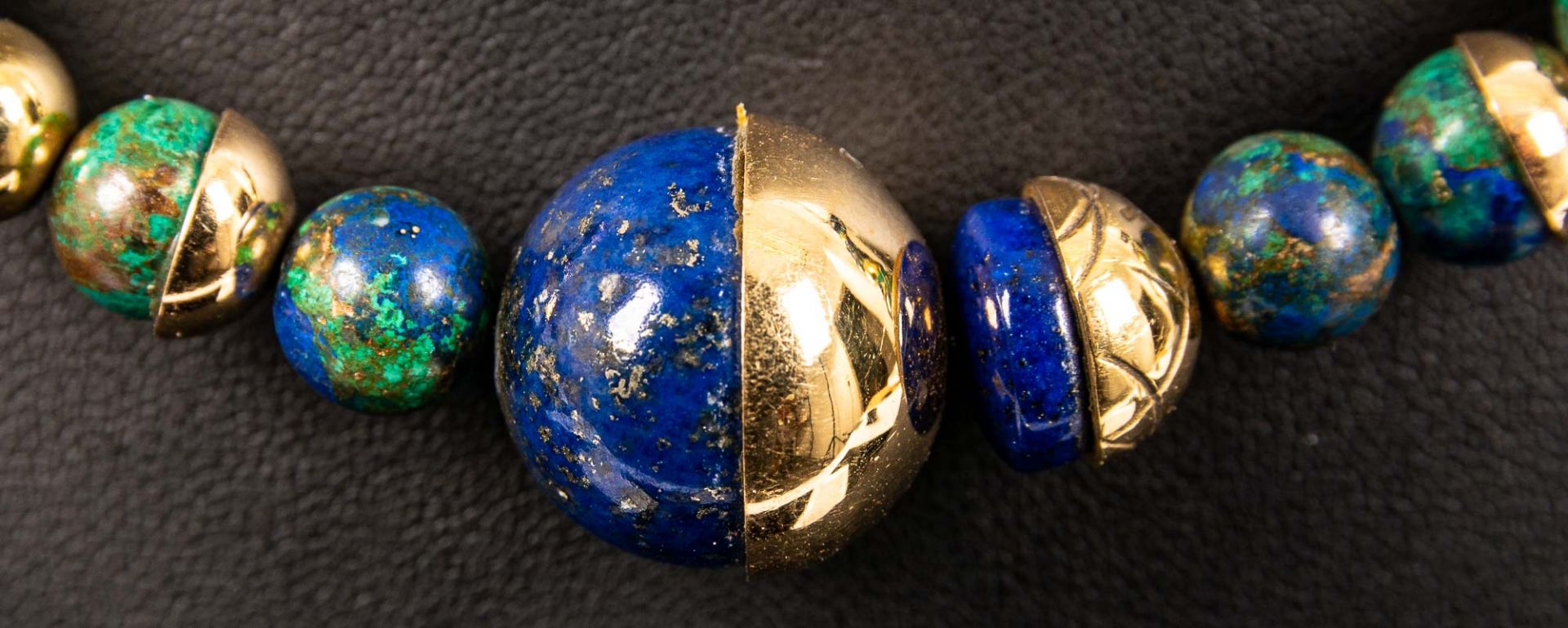 Extravagante Azurit-Halskette, blaugrüne Kugel-Kette mit 750er Gelbgold-Halbkug - Bild 3 aus 8