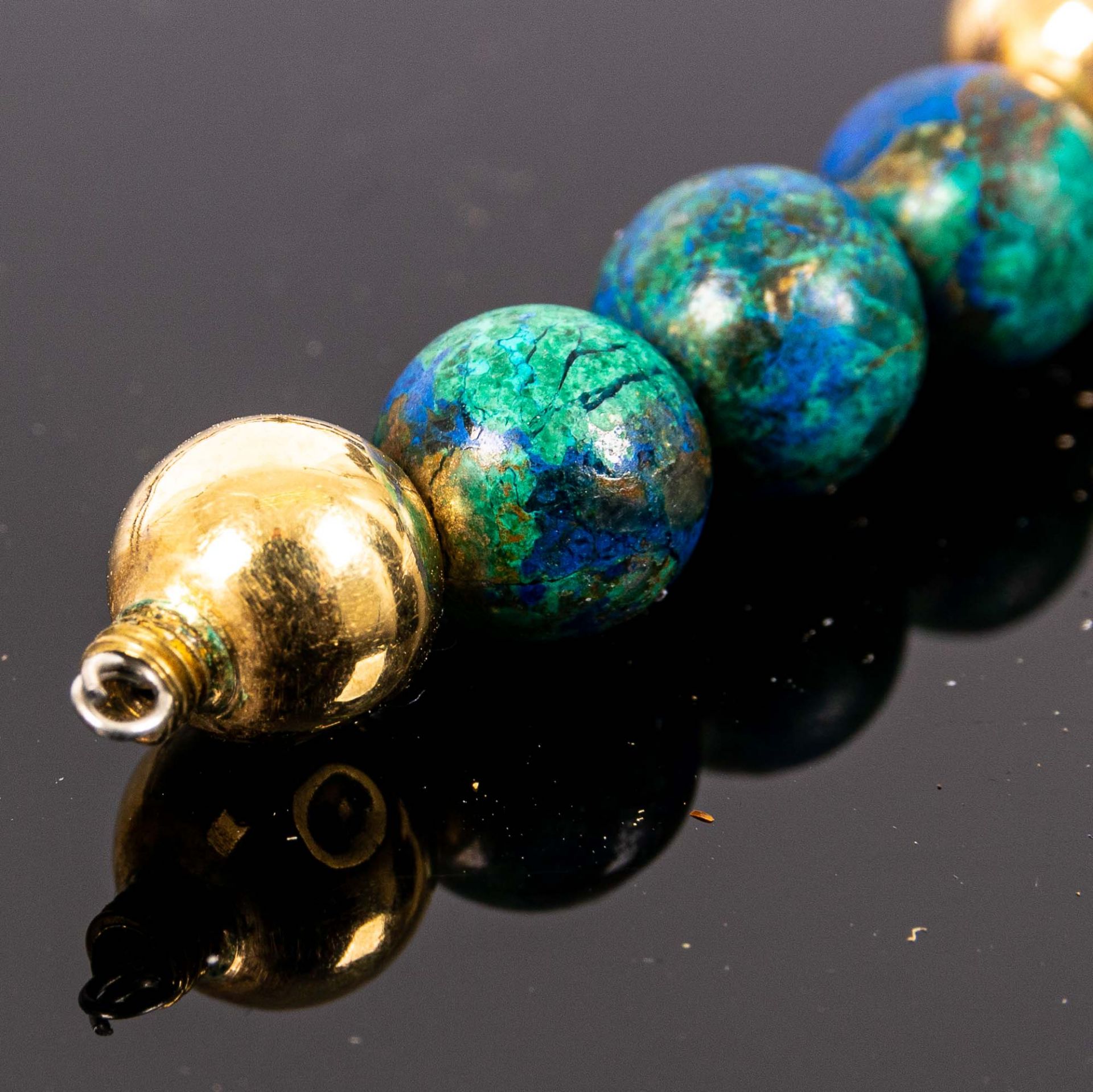 Extravagante Azurit-Halskette, blaugrüne Kugel-Kette mit 750er Gelbgold-Halbkug - Image 6 of 8