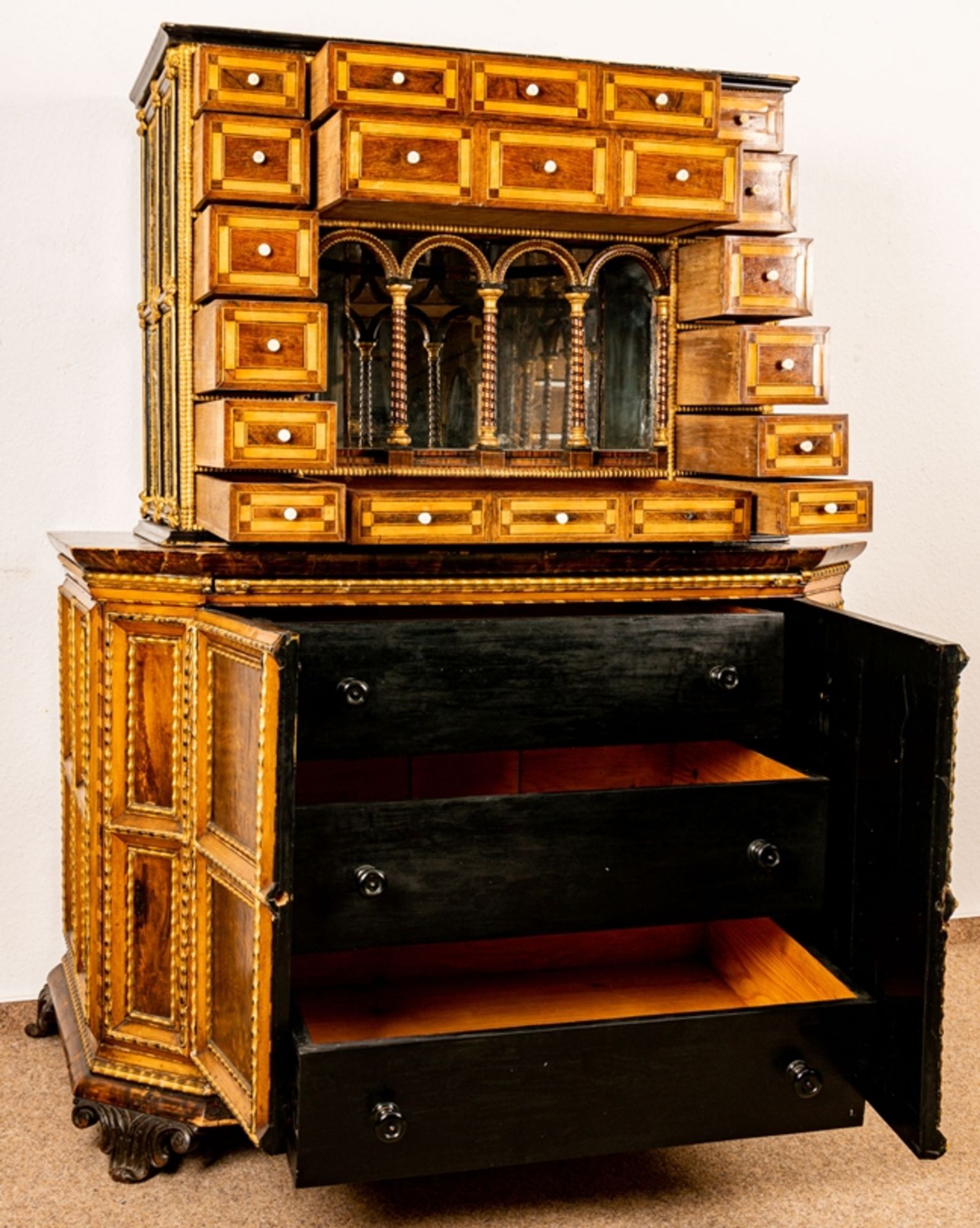 Antiker Kabinettschrank, italienisches Renaissance-Möbel des 17./18. Jhds., mit - Image 6 of 66