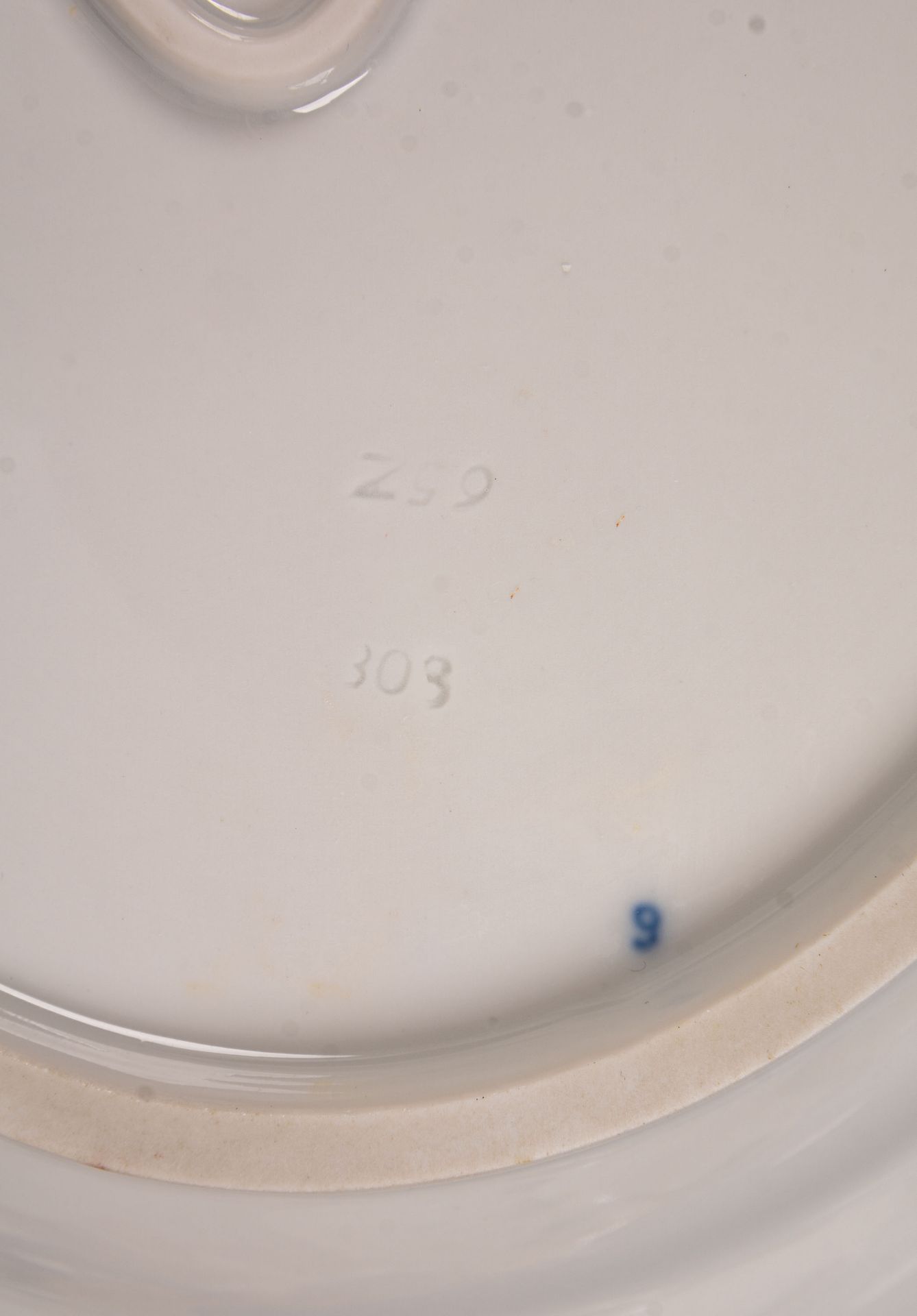 Große ovale Platte, Meissen,Schwertermarke, 1. Wahl, Weißporzellan mit blauem Z - Image 4 of 4