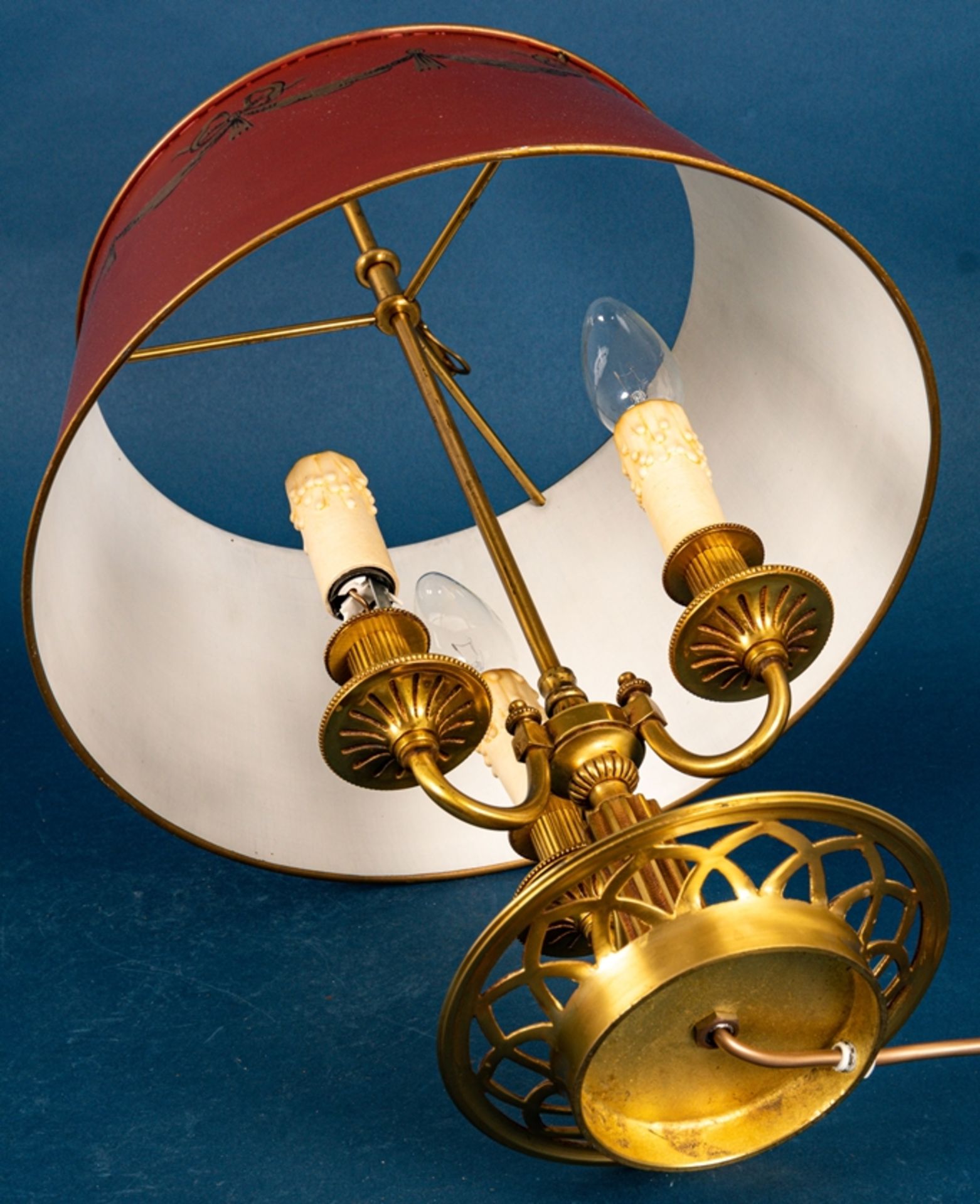 Stilvolle dreiarmige Tischlampe im engl. Stil, rot-gold staffierter Metalllampe - Image 8 of 8
