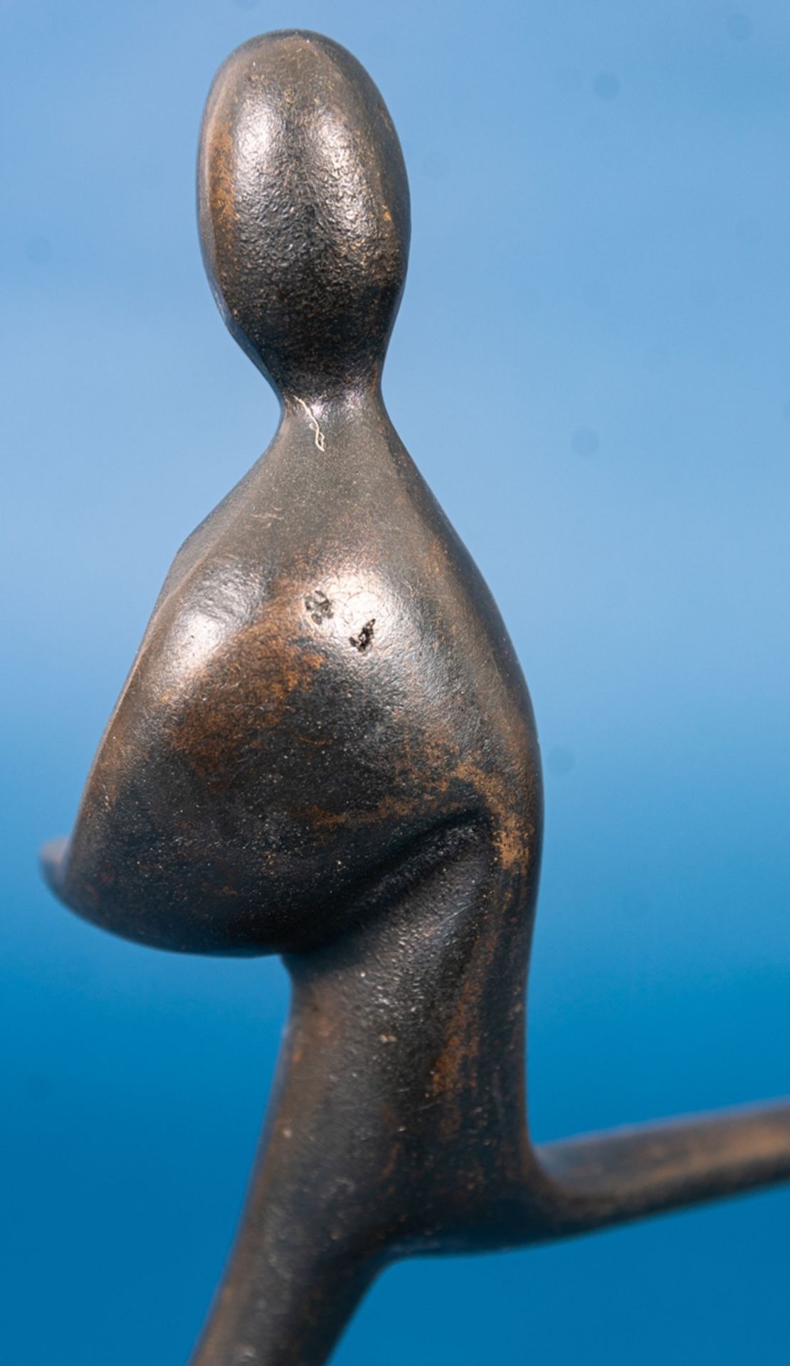 "EDO" - auf Podeste laufende modernisistische Figur "Läufer", Bronze braun pati - Image 9 of 13