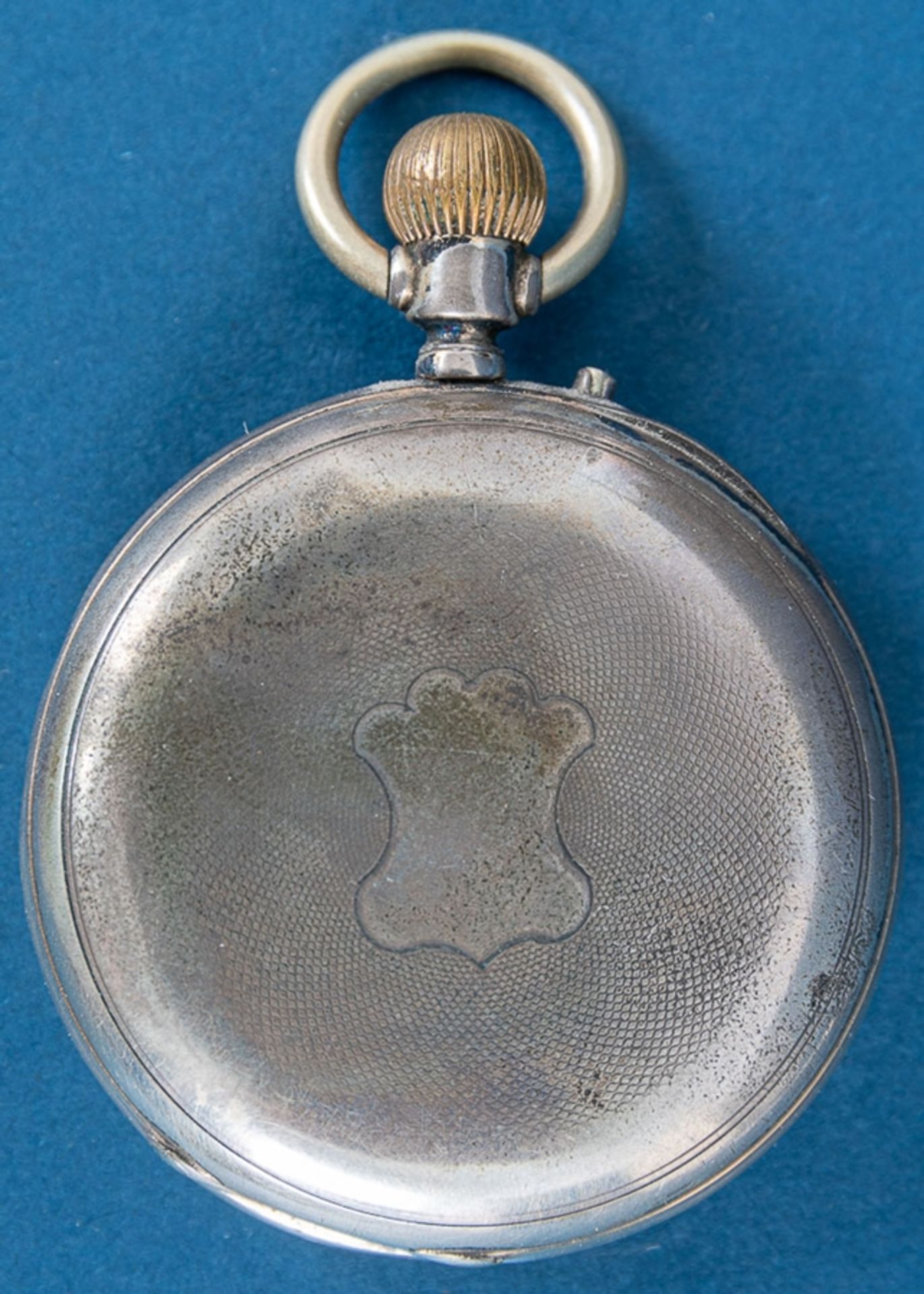 Antiker Taschenuhrenständer aus Eisenguss mit antiker, offener Herrentaschenuhr - Bild 10 aus 11