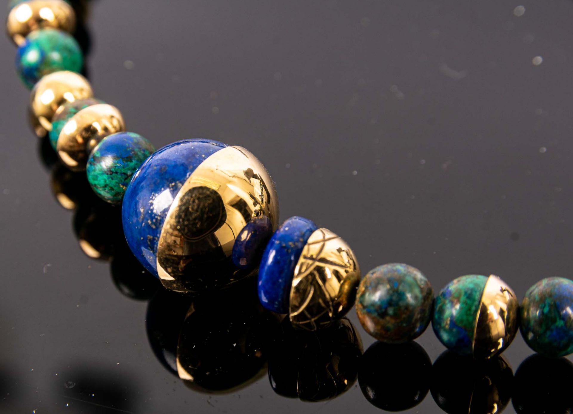 Extravagante Azurit-Halskette, blaugrüne Kugel-Kette mit 750er Gelbgold-Halbkug - Image 7 of 8