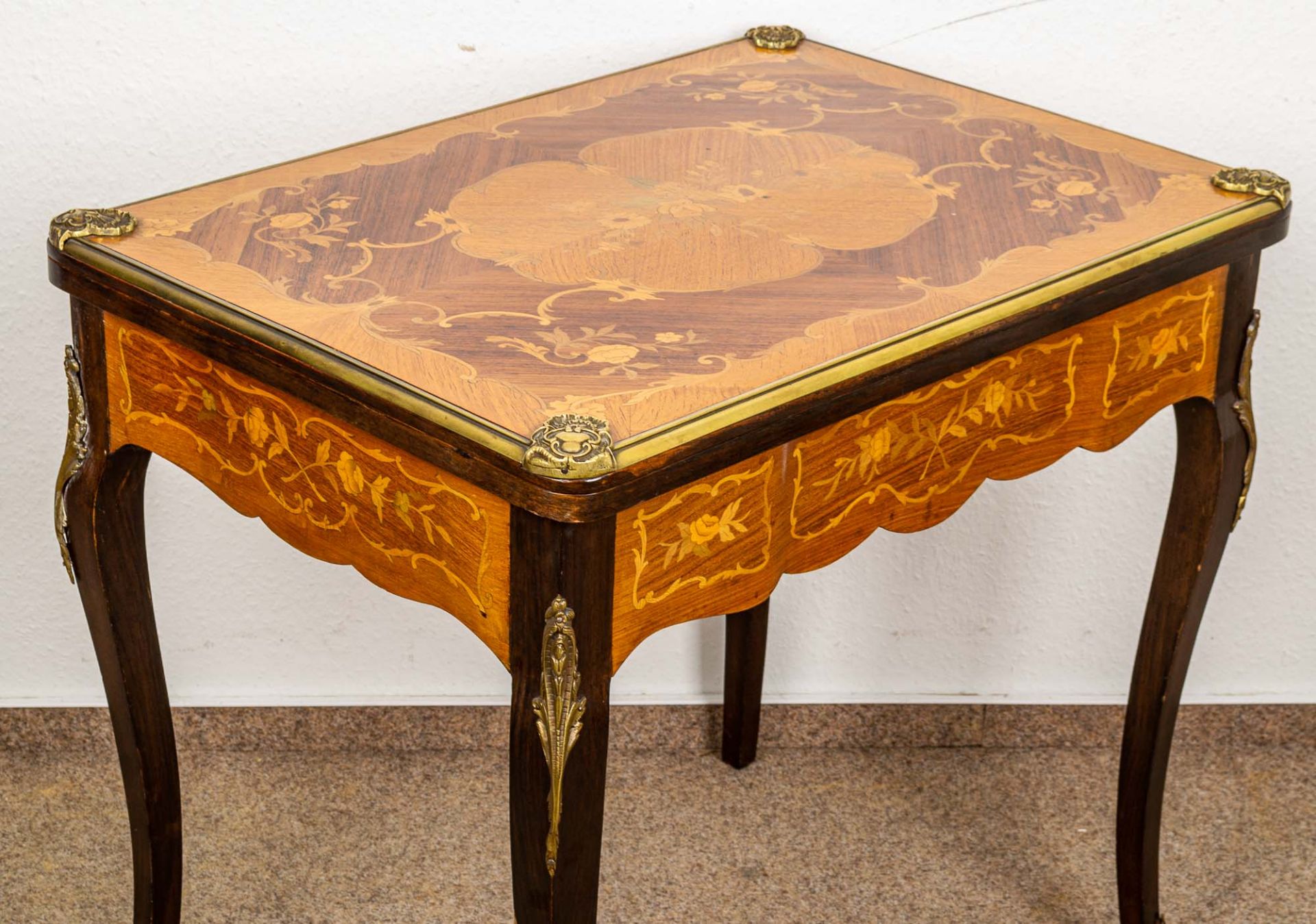 Spieltisch im Louis XV-Stil, aufwändig intarsiert, dekoratives Messingbeschlagw - Image 2 of 16
