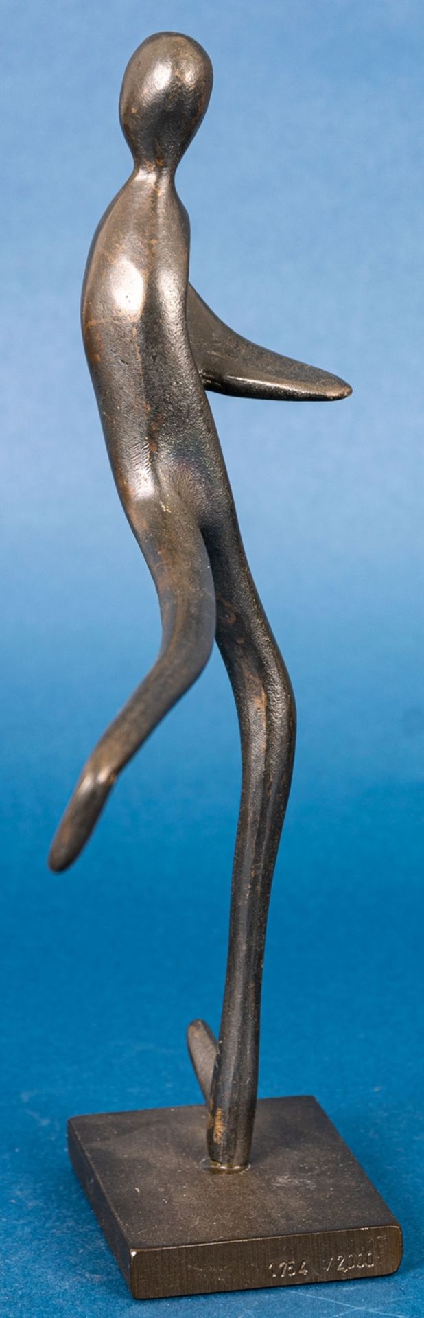 "EDO" - auf Podeste laufende modernisistische Figur "Läufer", Bronze braun pati - Image 3 of 13