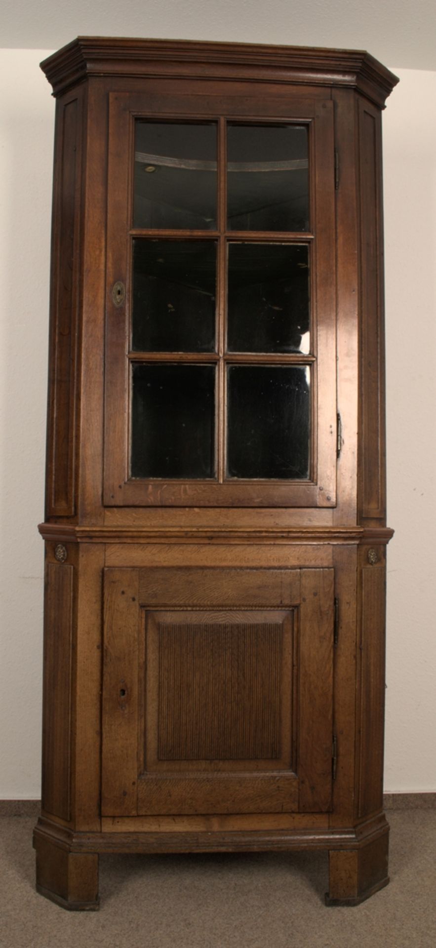 Klassische Eckvitrine/Eckschrank, norddeutsches Biedermeier um 1830, Eiche mass - Image 4 of 13