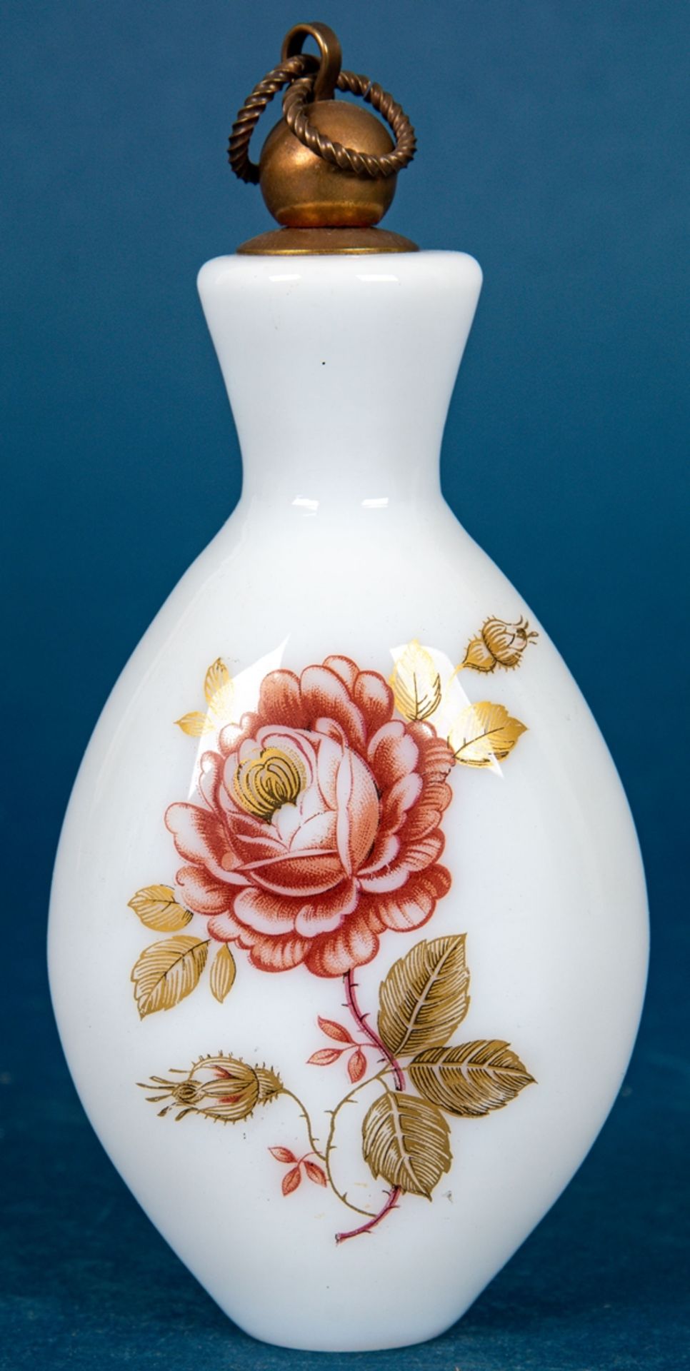 Parfumflakon, milchweiß überfangenes Klarglas mit Rosendekor, Höhe ca. 14,5 cm,