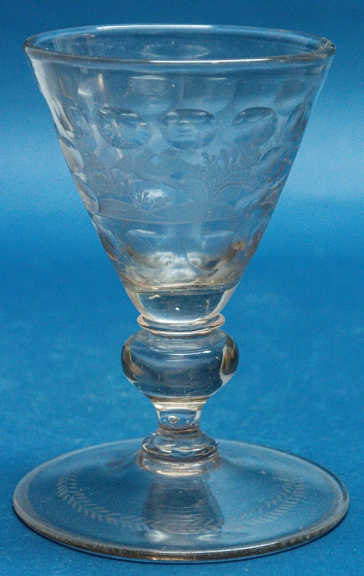 Barocker Glaspokal des 17./18. Jhds. Farbloses Glas mit feinem "Vögel" und krei - Image 2 of 5