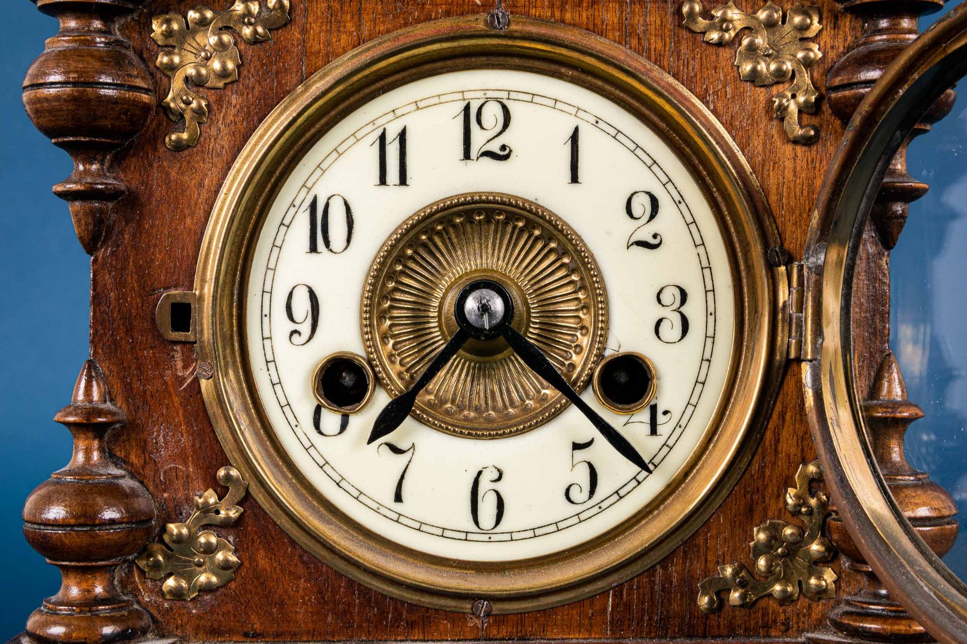 Antike Kamin- / Vertiko - Uhr der Marke "Pfeilkreuz"; Historismus deutsch um 19 - Image 10 of 18