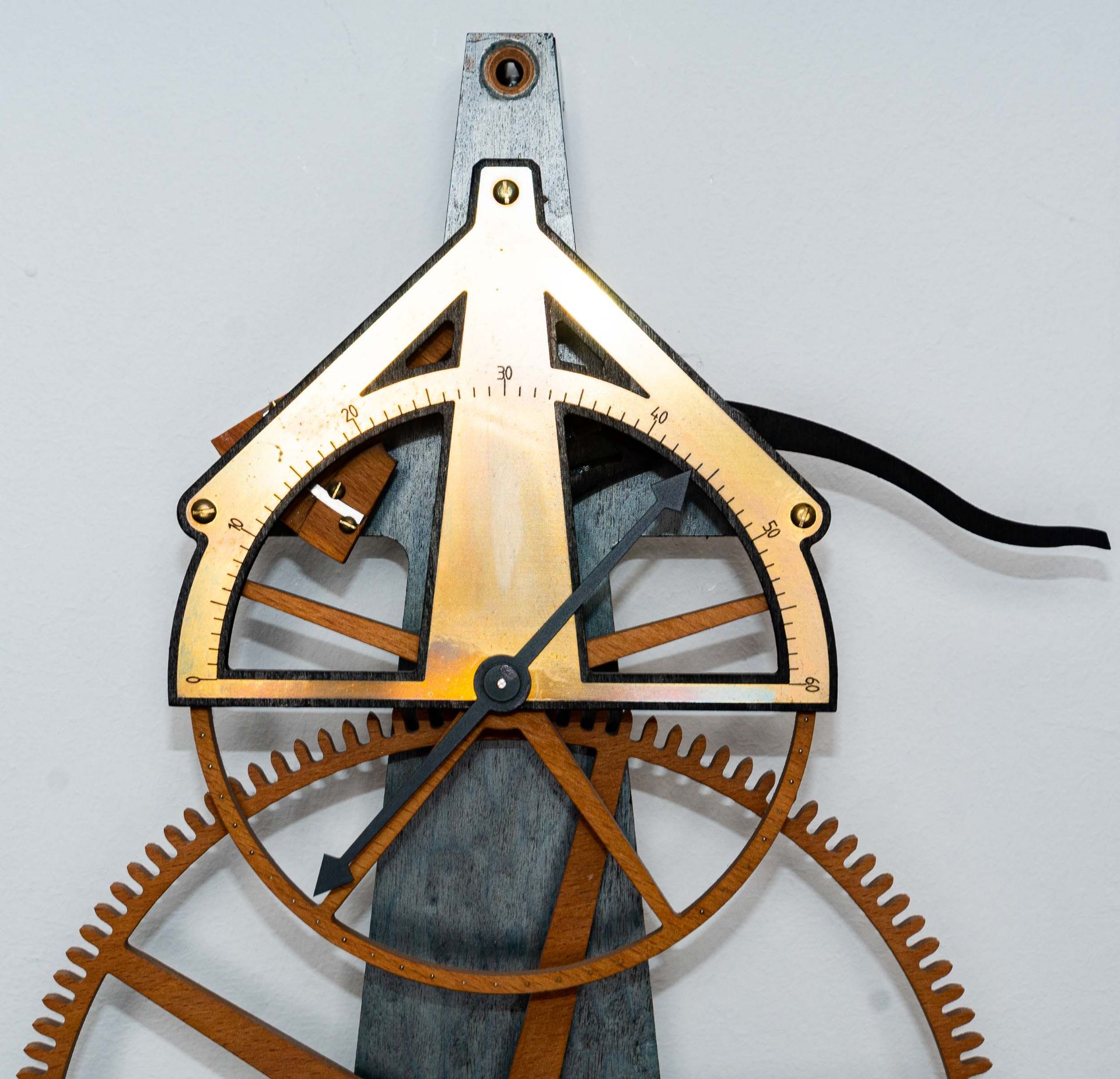 Hölzerne Wanduhr, 2 gewichtiges hölzernes Uhrwerk der Marke "Damm & Wolff", rüc - Bild 8 aus 12