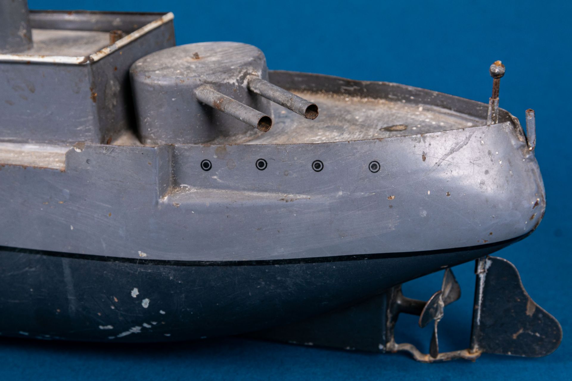 Antikes Blechspielzeug, Kreuzer - Kriegsschiff der Gebr. Bing - Nürnberg um 191 - Bild 6 aus 47