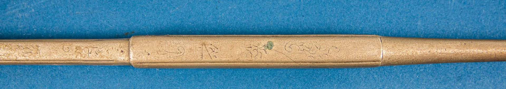 Antike Opiumpfeife, China 1. Hälfte 20. Jhdt.; vernickeltes Metall, dezente Gra - Image 3 of 11