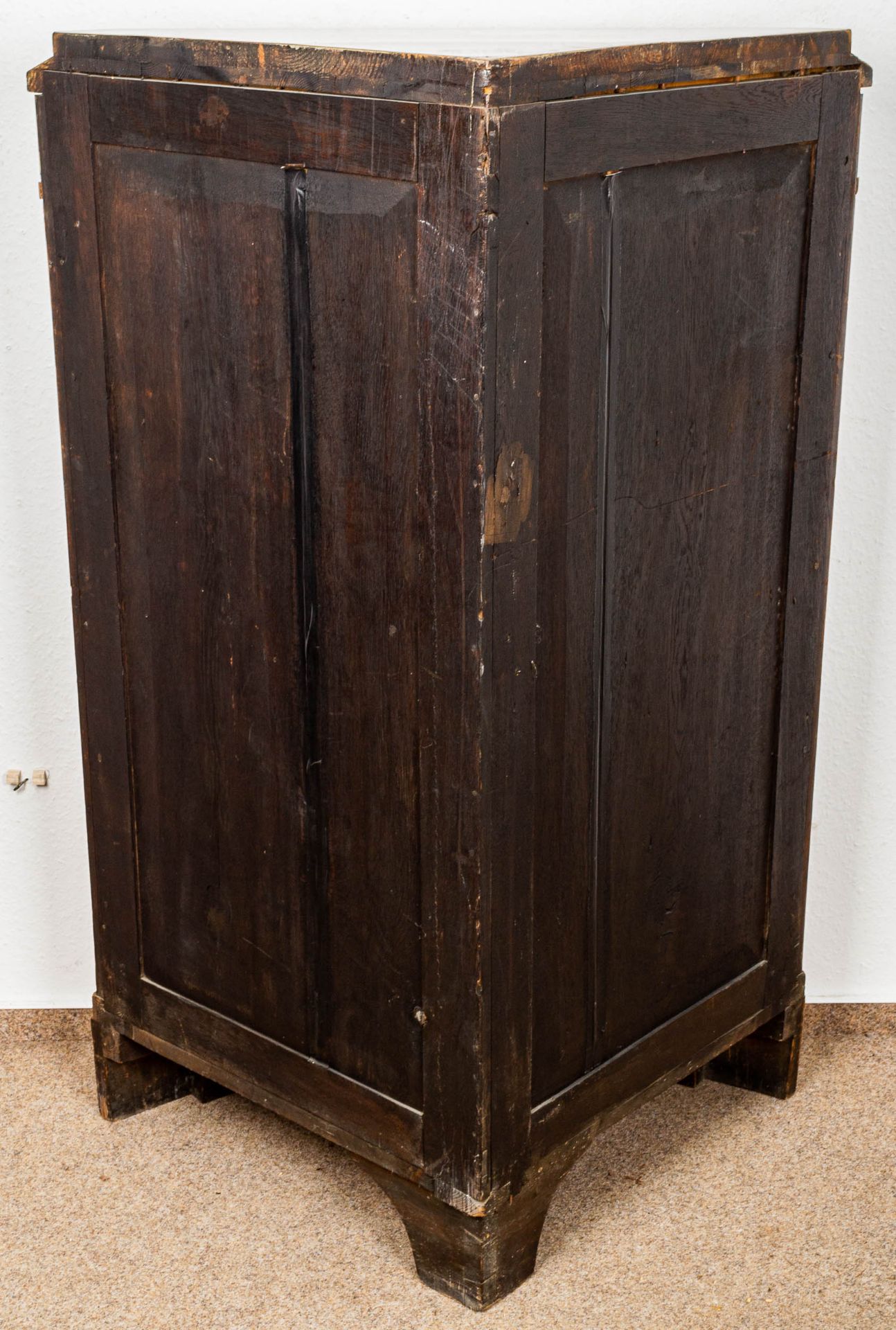 Antiker Eckschrank, norddt. Biedermeier um 1830. Viertelkreisförmiger Eckschran - Image 11 of 14