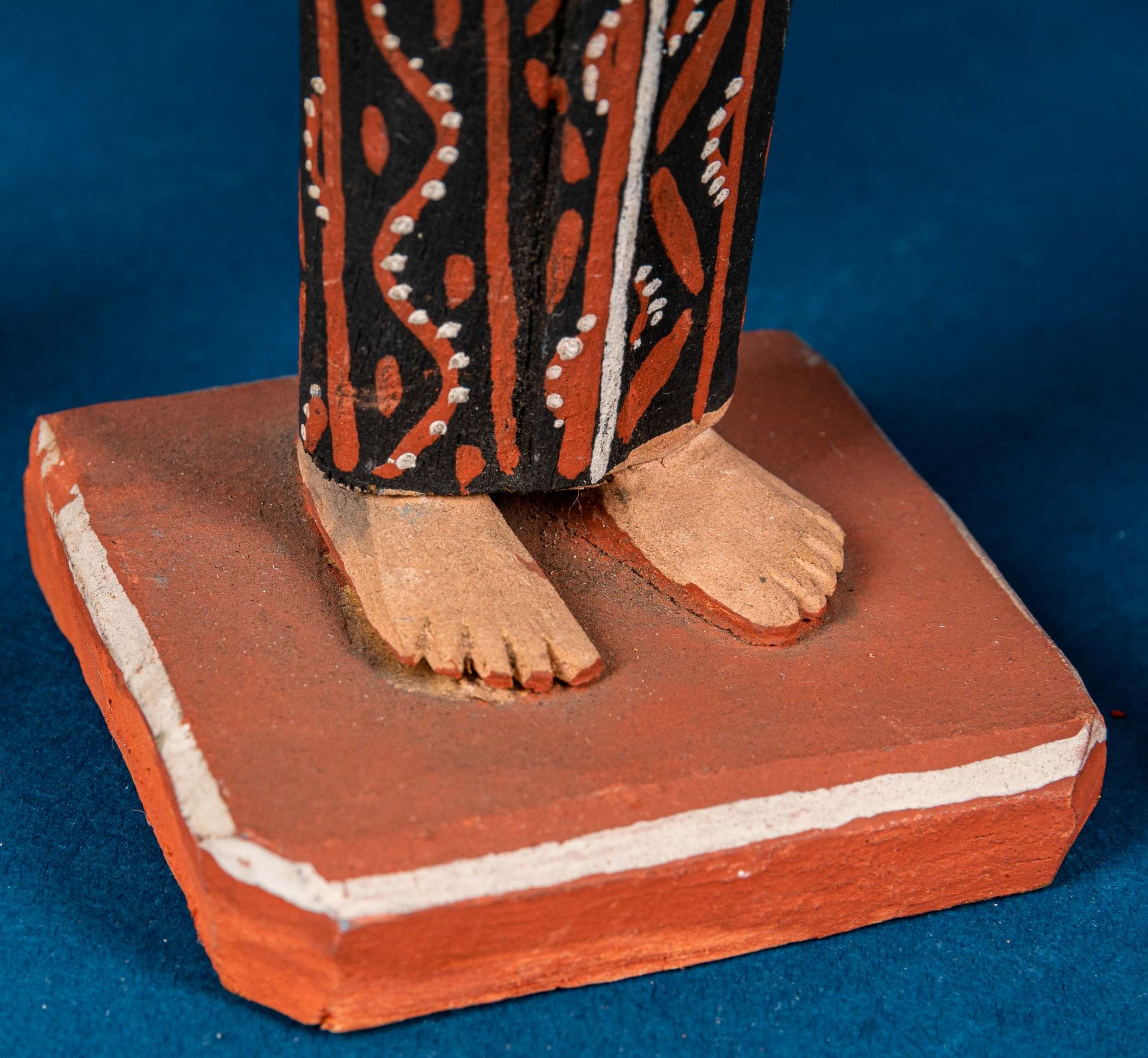 5tlg. Sammlung älterer oder antiker indonesischer Holzschnitzfiguren mit handge - Image 10 of 17