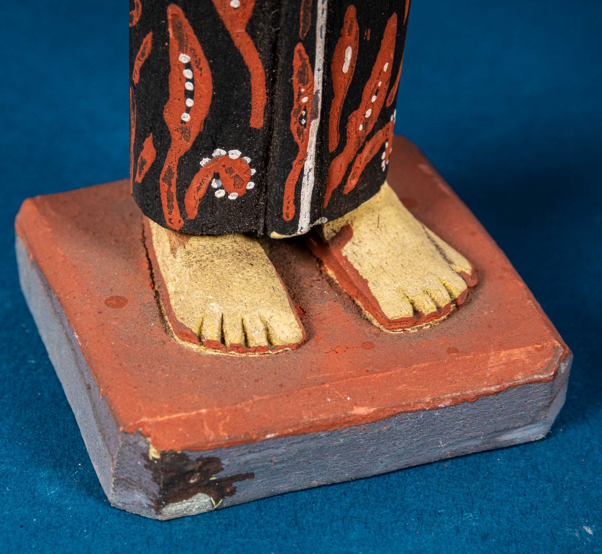 5tlg. Sammlung älterer oder antiker indonesischer Holzschnitzfiguren mit handge - Image 9 of 17