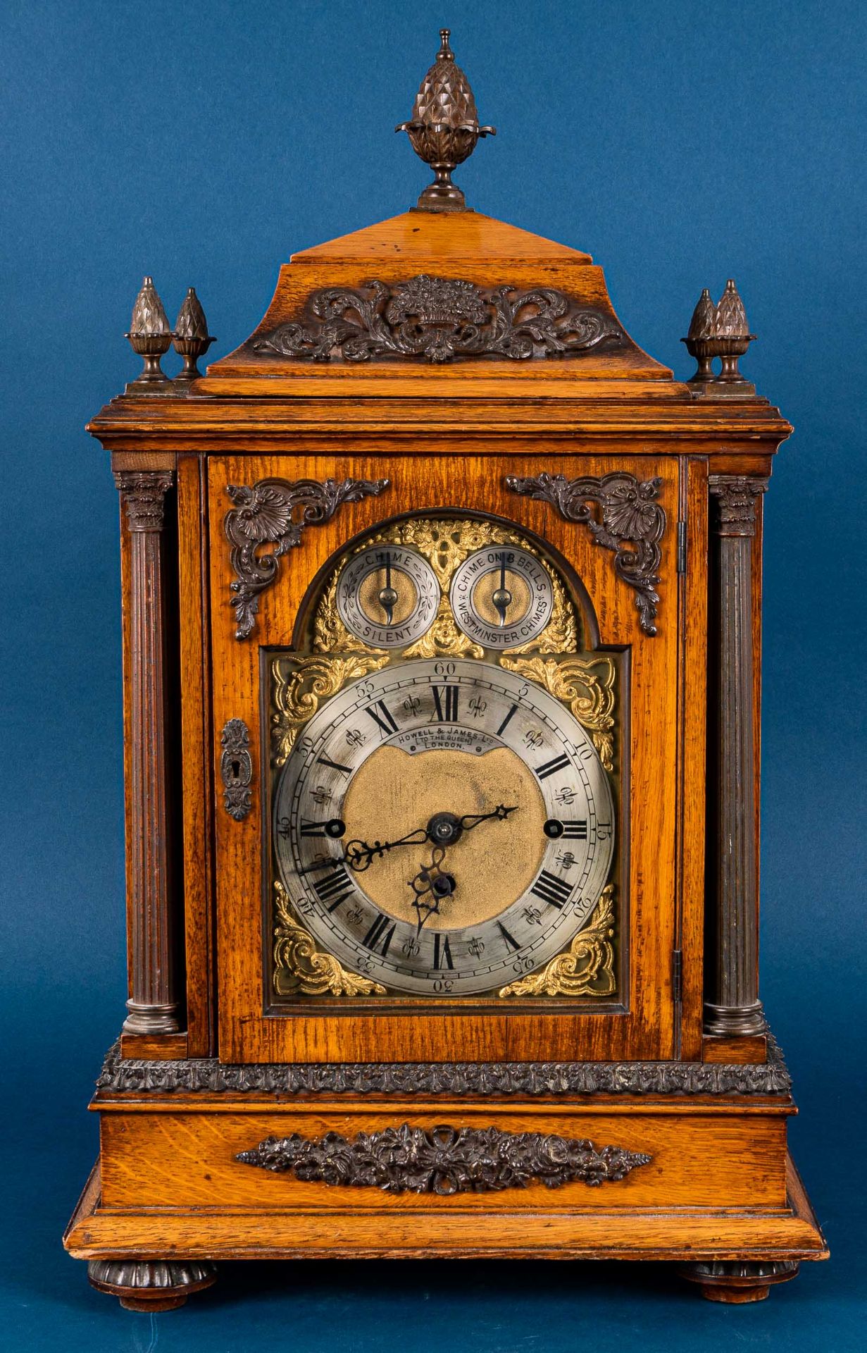 Große englische Kaminuhr, sogen. Bracket - Clock, Engl. um 1900/ 20. Massives E