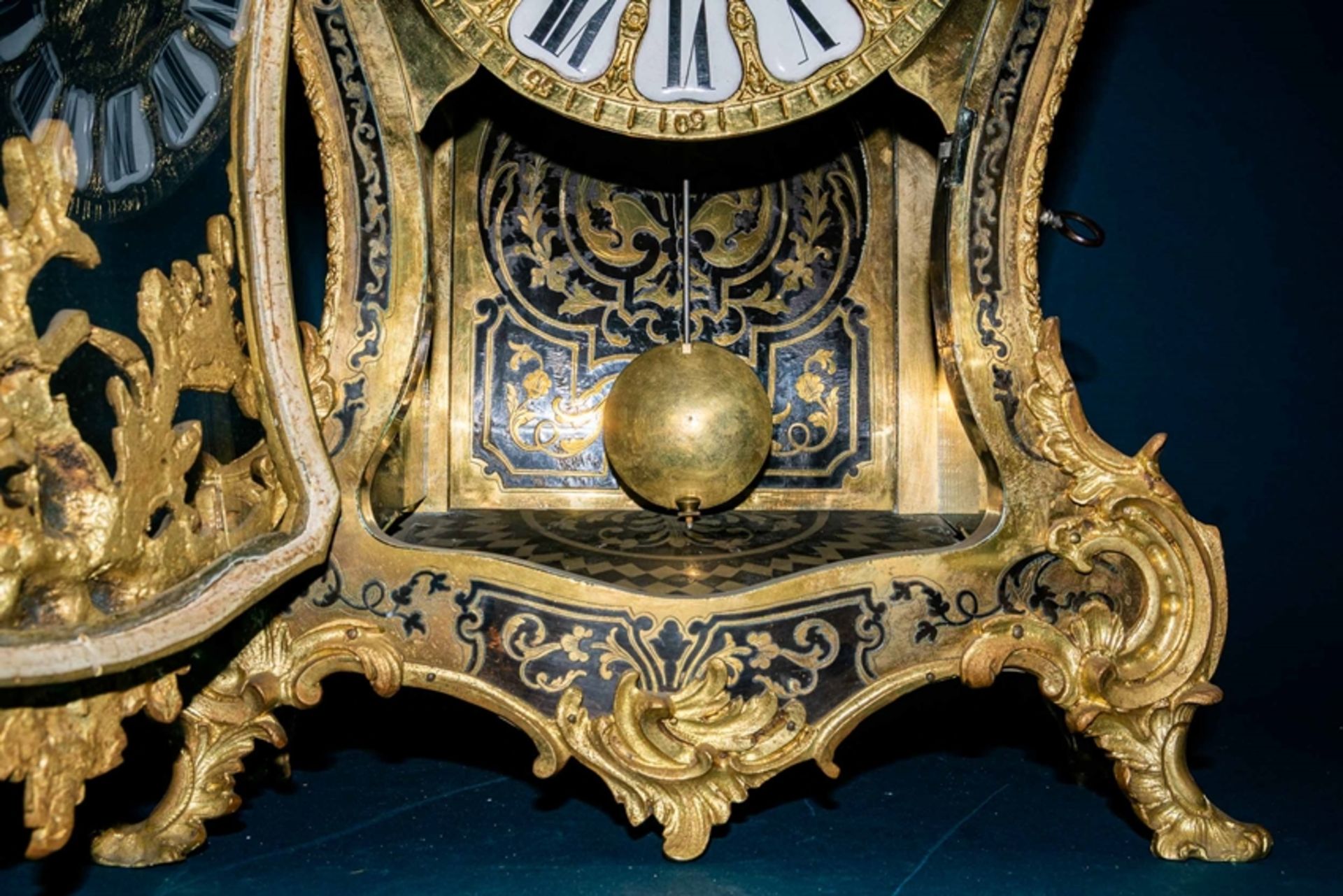 Prächtige Kaminuhr, sogen. Pendule, Gehäuse in der Art des Andre´Charles Boulle - Image 17 of 40