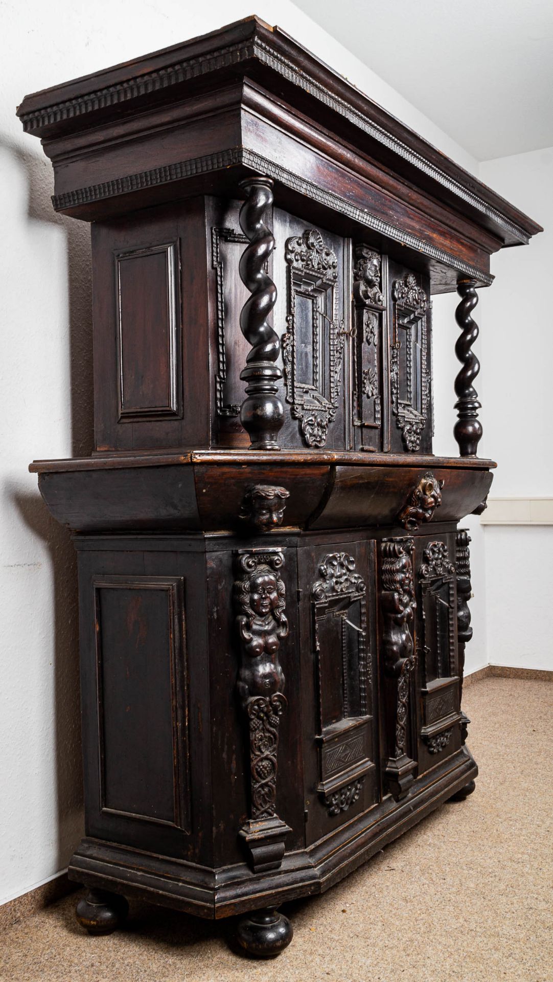 Seltenes kleines Buffet, Renaissance friesisch Ende 17. Jhdt. Zweitüriger von g - Image 4 of 30