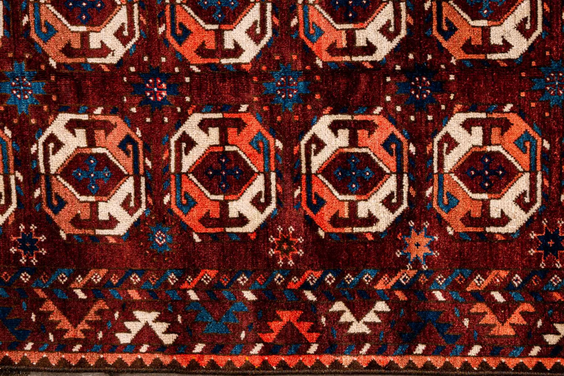 Ersari aus Turkmenistan, Ende 19. Jhdt., ca. 265 x 182 cm; glänzende Schafschur - Bild 3 aus 6