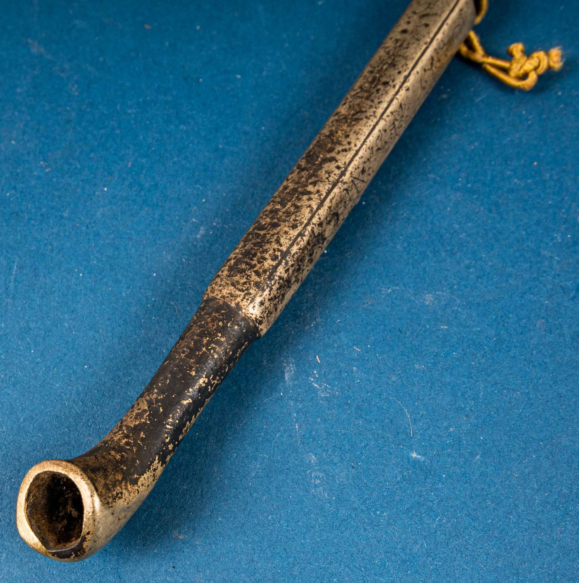 Antike Opiumpfeife, China 1. Hälfte 20. Jhdt.; vernickeltes Metall, dezente Gra - Image 2 of 11