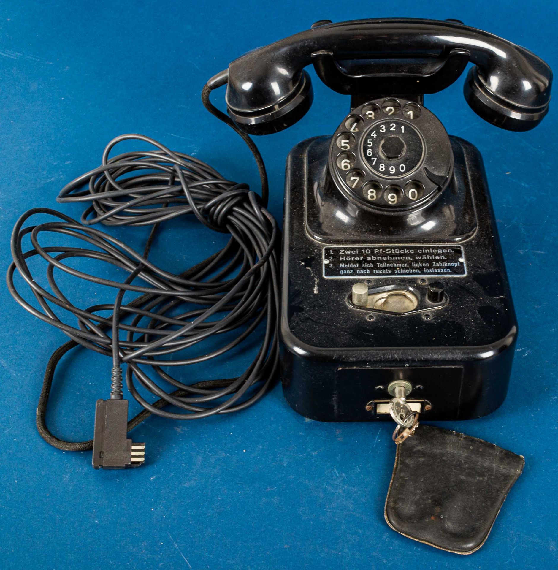 Altes Wählscheibentelefon der dt. Bundespost, Hersteller: Hagenuk - Kiel; mit M - Image 2 of 9