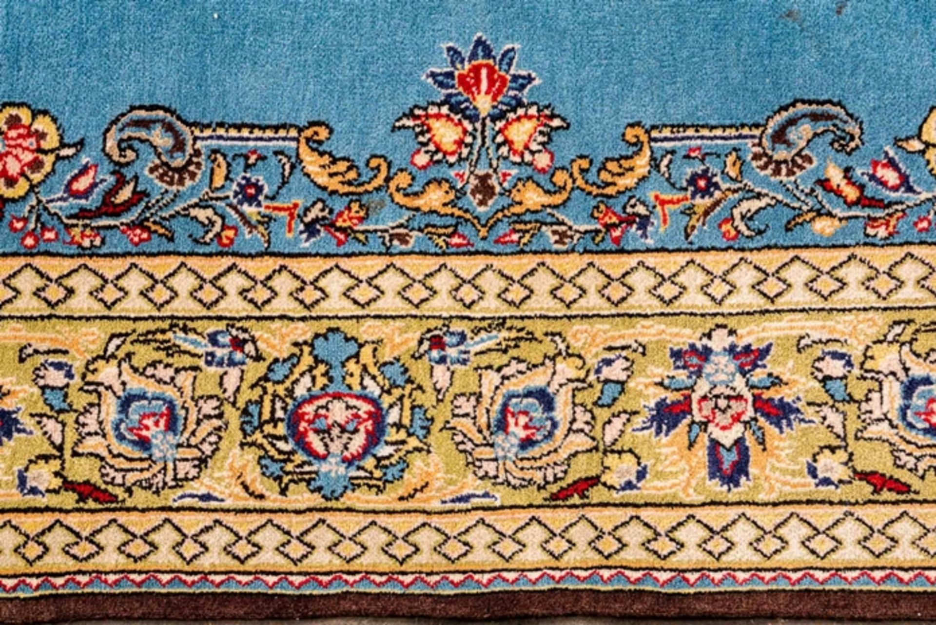 Ghoum aus Zentralpersien um 1950. Schafschurwolle auf Baumwolle, ca. 222 x 134 - Image 9 of 10