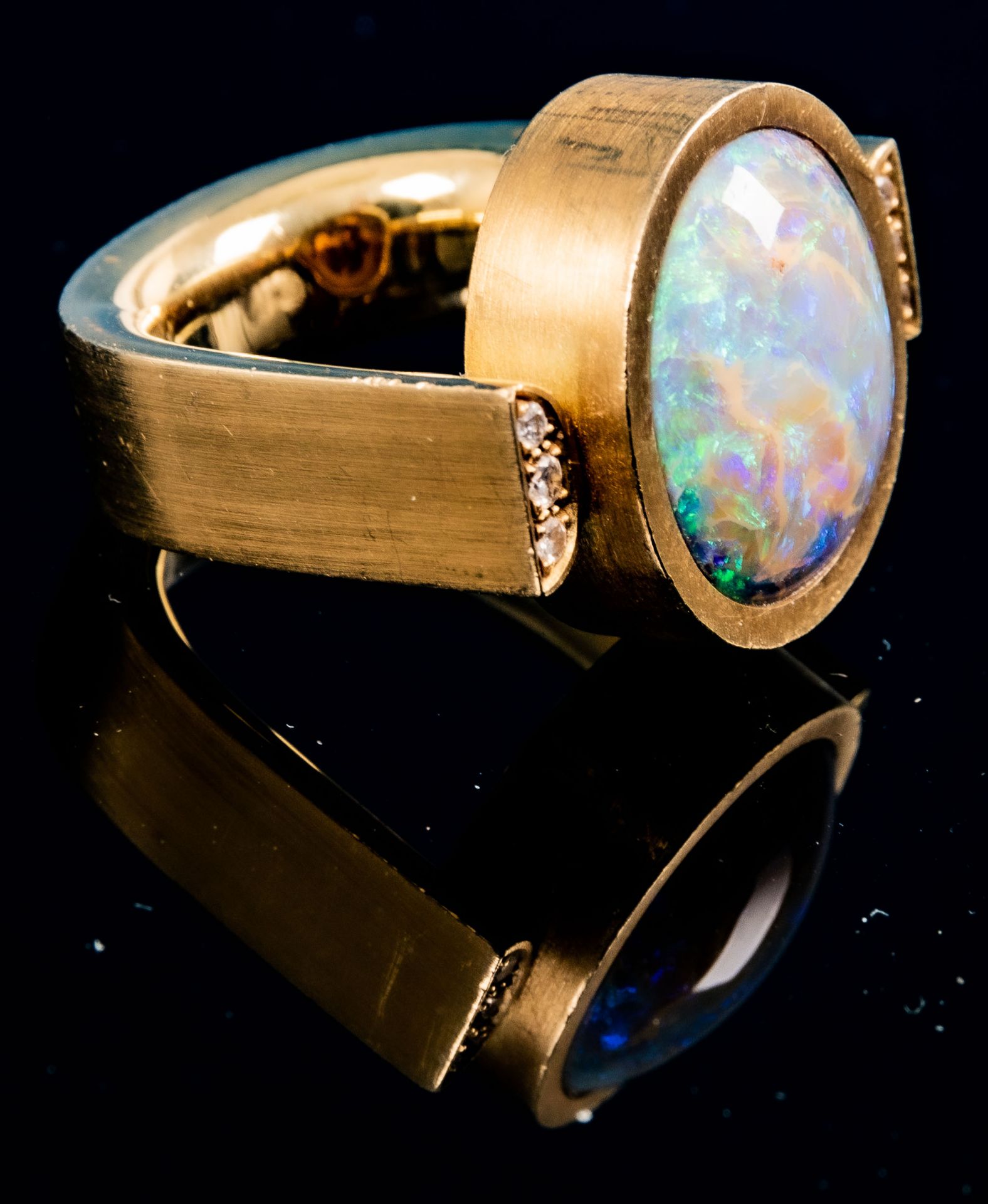 Exquisiter großer 750er Gelbgoldring ( unisex) mit "Boulder - Opal" - Cabochon - Image 4 of 10