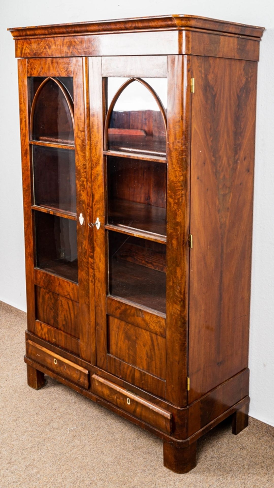 Antiker zweitüriger Bücherschrank, Biedermeier dt. um 1830/ 40. Mahagoni massiv - Image 3 of 12