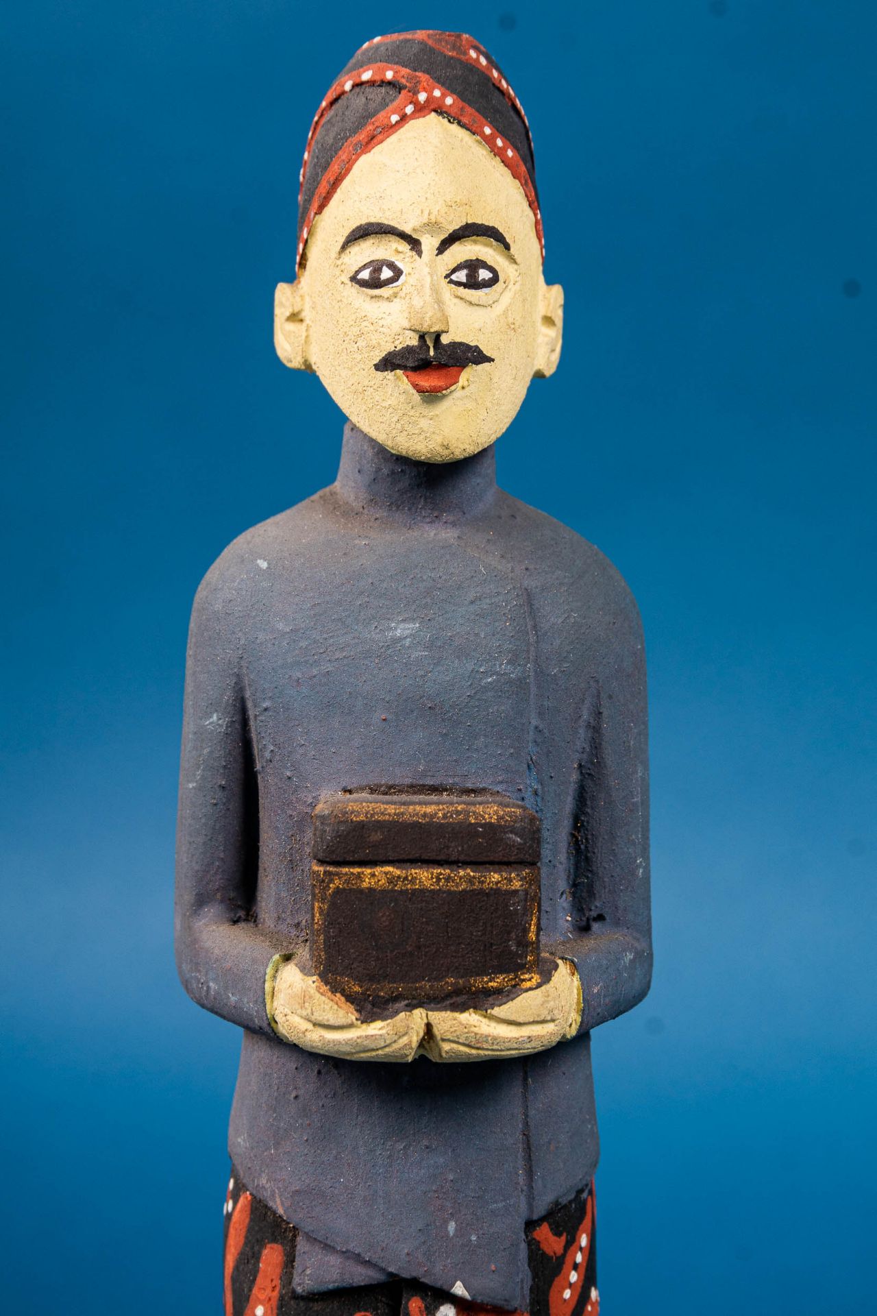 5tlg. Sammlung älterer oder antiker indonesischer Holzschnitzfiguren mit handge - Image 4 of 17